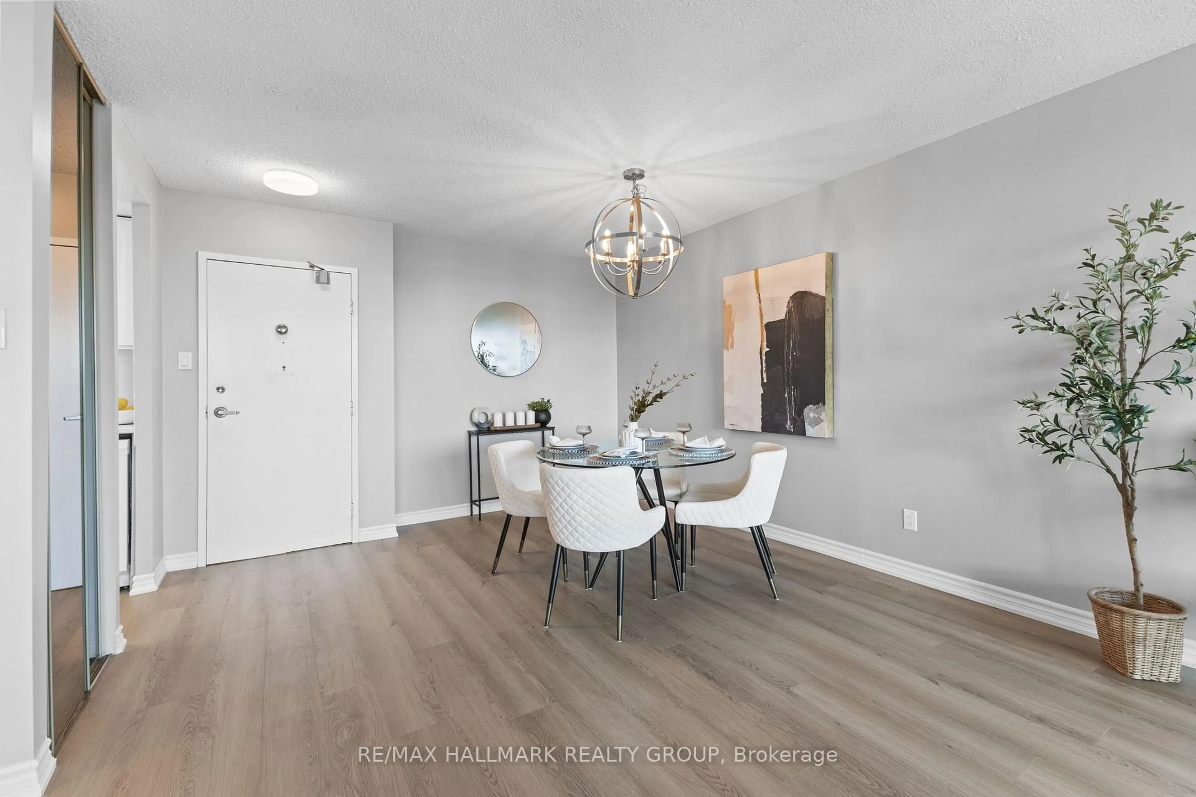 Unknown for 555 Brittany Dr #1009, Ottawa Ontario K1K 4C5
