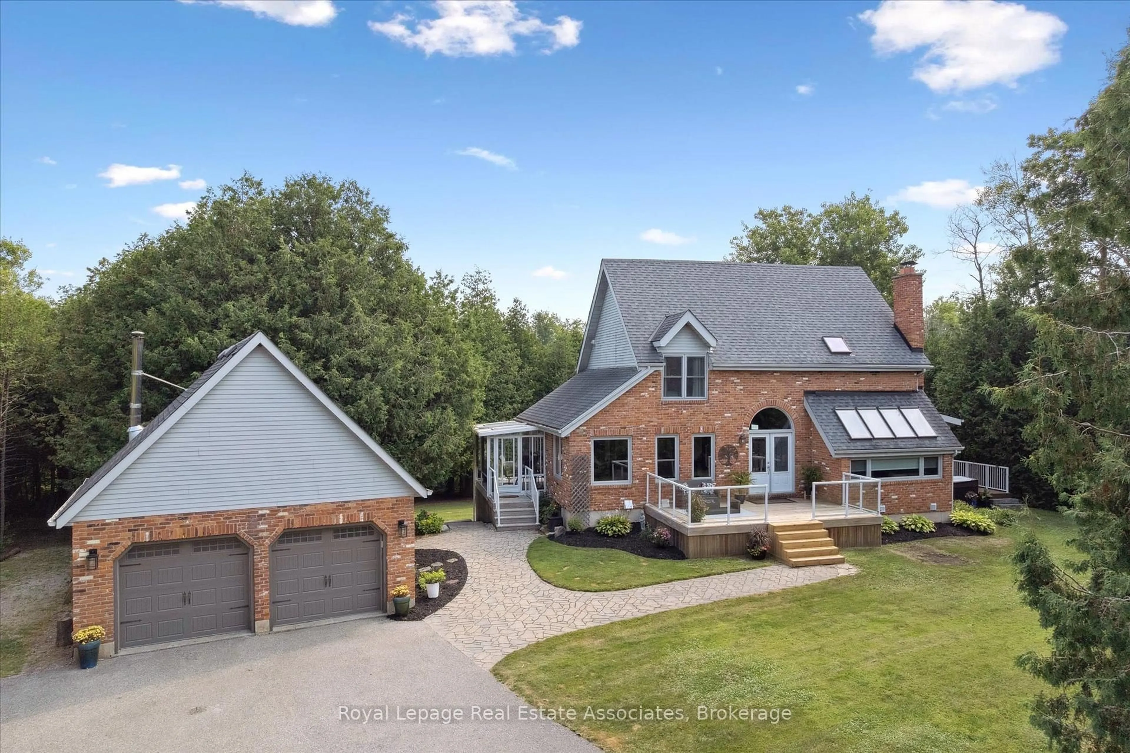 A pic from outside/outdoor area/front of a property/back of a property/a pic from drone, street for 23 Brock Rd, Puslinch Ontario N0B 2J0