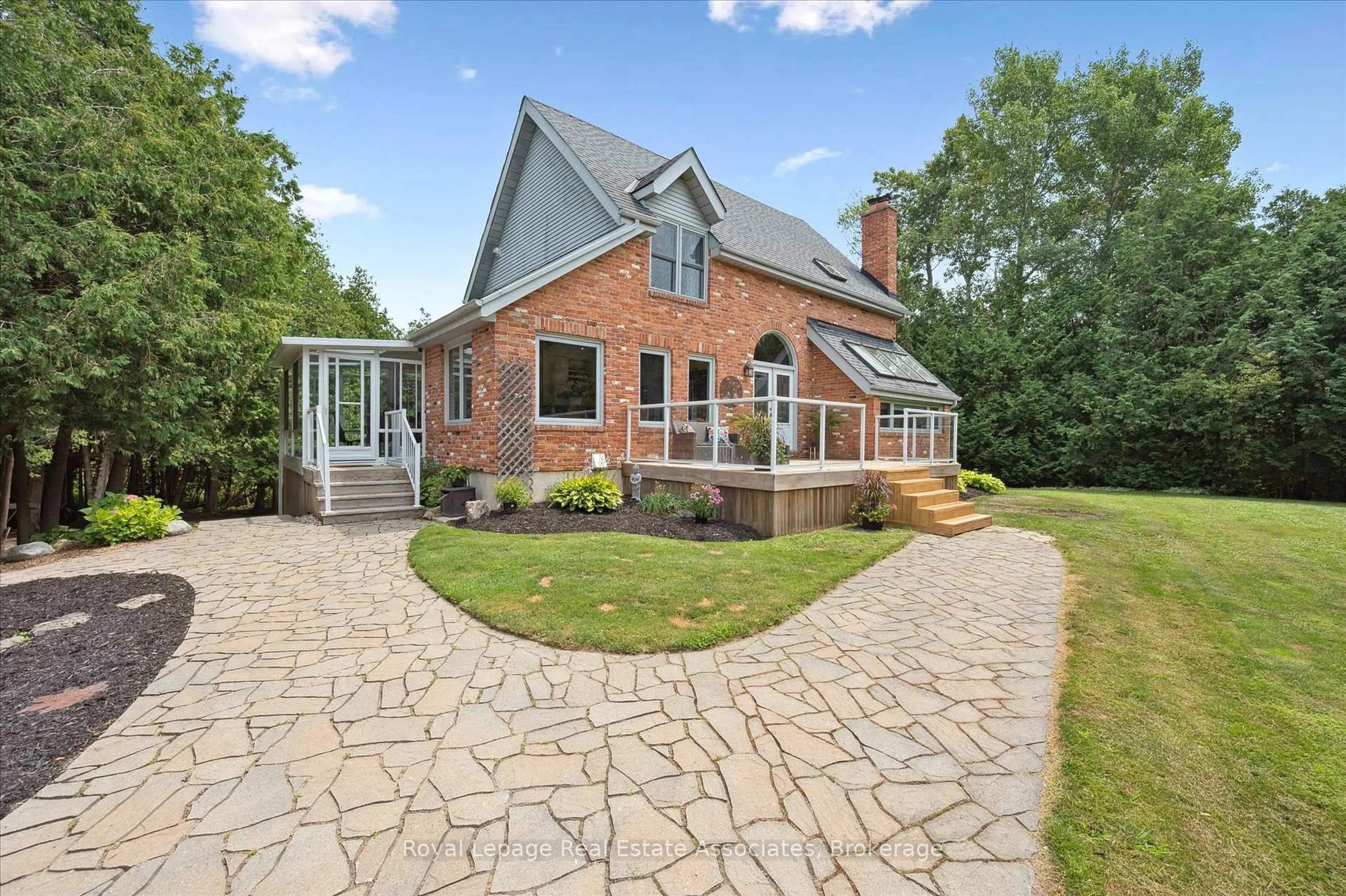 Home with brick exterior material, street for 23 Brock Rd, Puslinch Ontario N0B 2J0