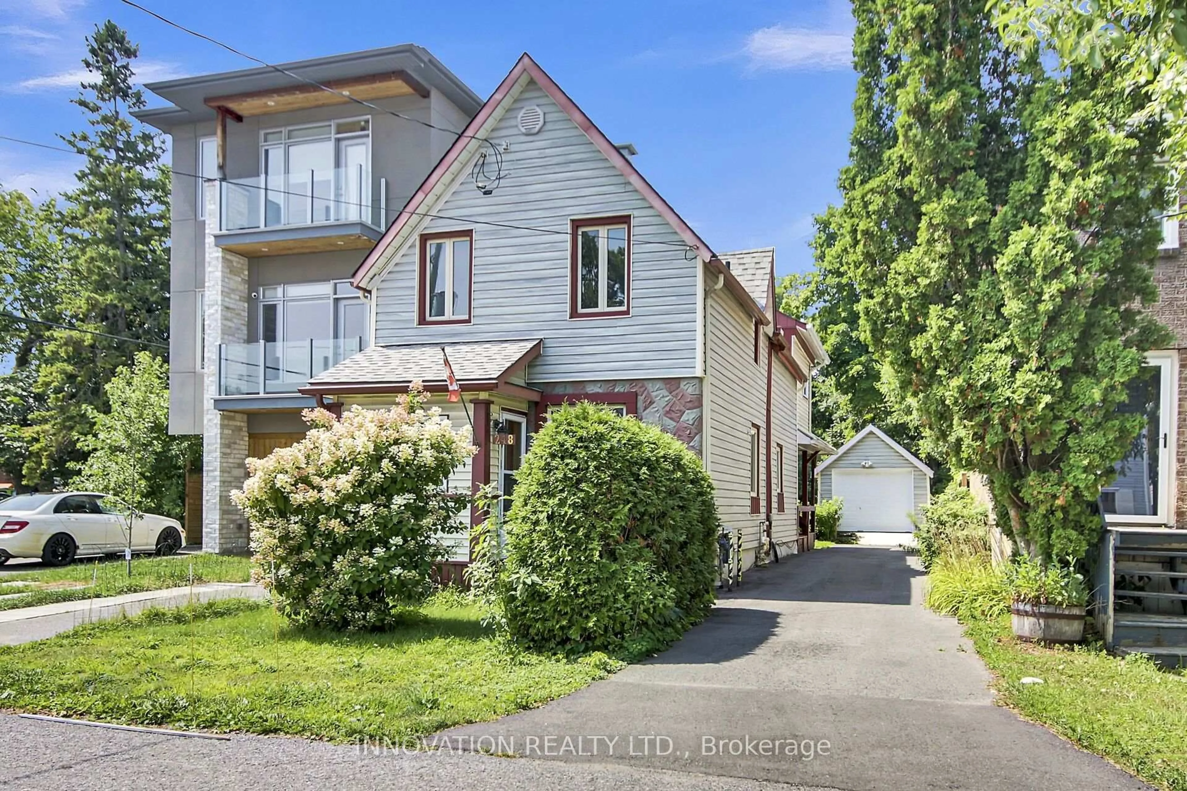 A pic from outside/outdoor area/front of a property/back of a property/a pic from drone, street for 248 Westhaven Cres, Ottawa Ontario K1Z 7G3
