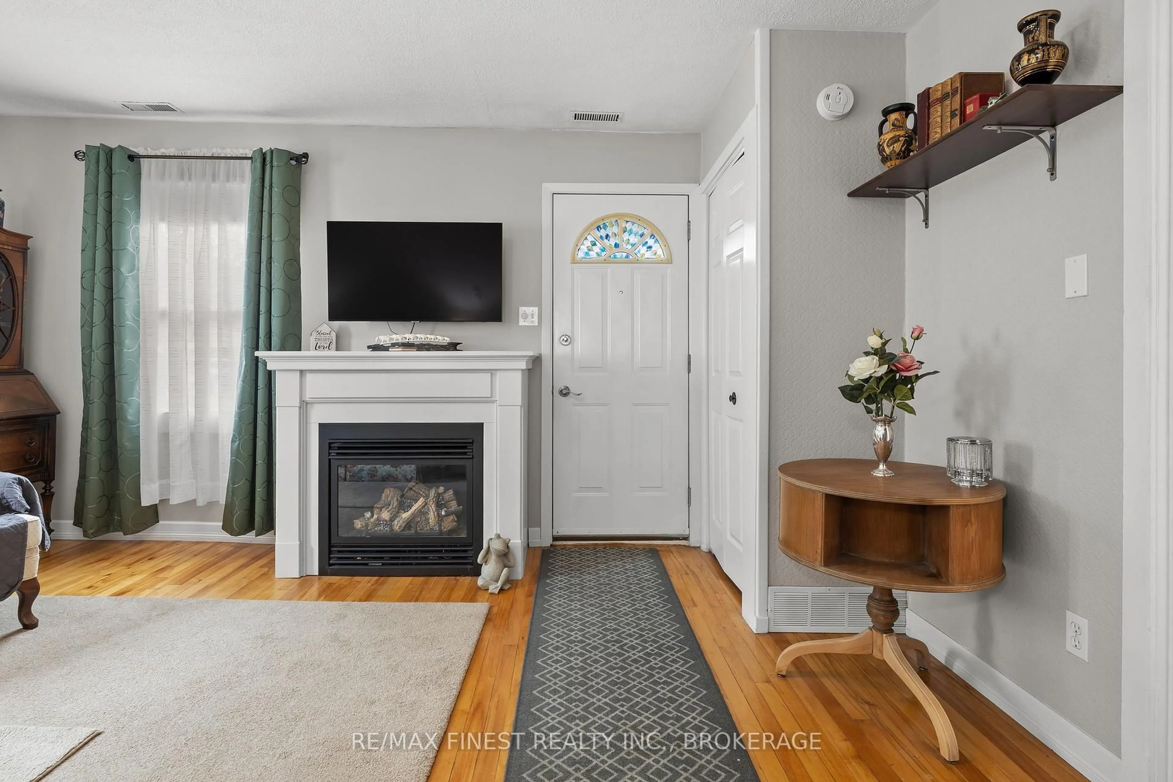 Living room with furniture, unknown for 457 Nelson St, Kingston Ontario K7K 4N4