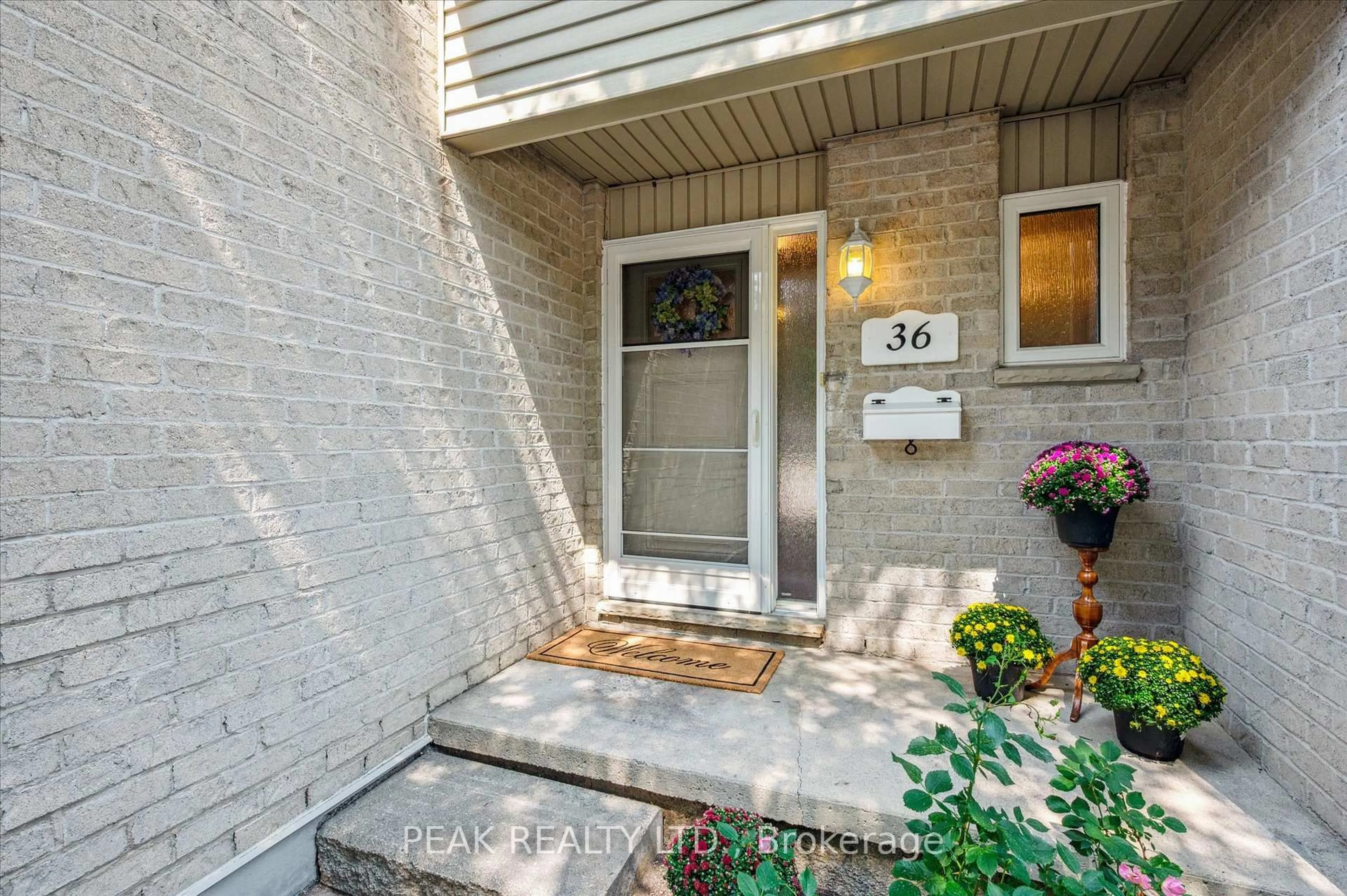 Indoor entryway for 20 Paulander Dr #36, Kitchener Ontario N2M 5L3