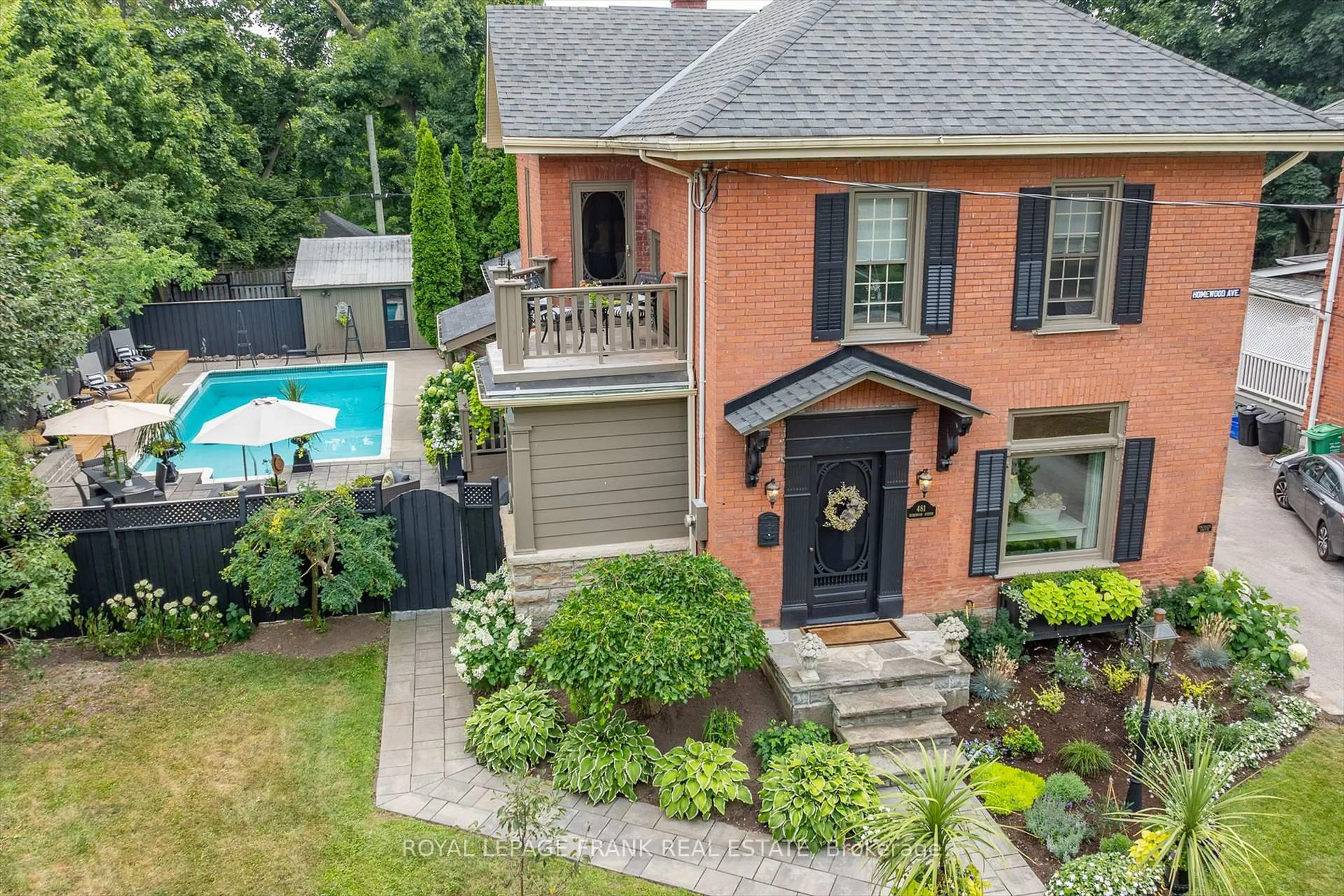 A pic from outside/outdoor area/front of a property/back of a property/a pic from drone, street for 481 Homewood Ave, Peterborough Central Ontario K9H 2N2