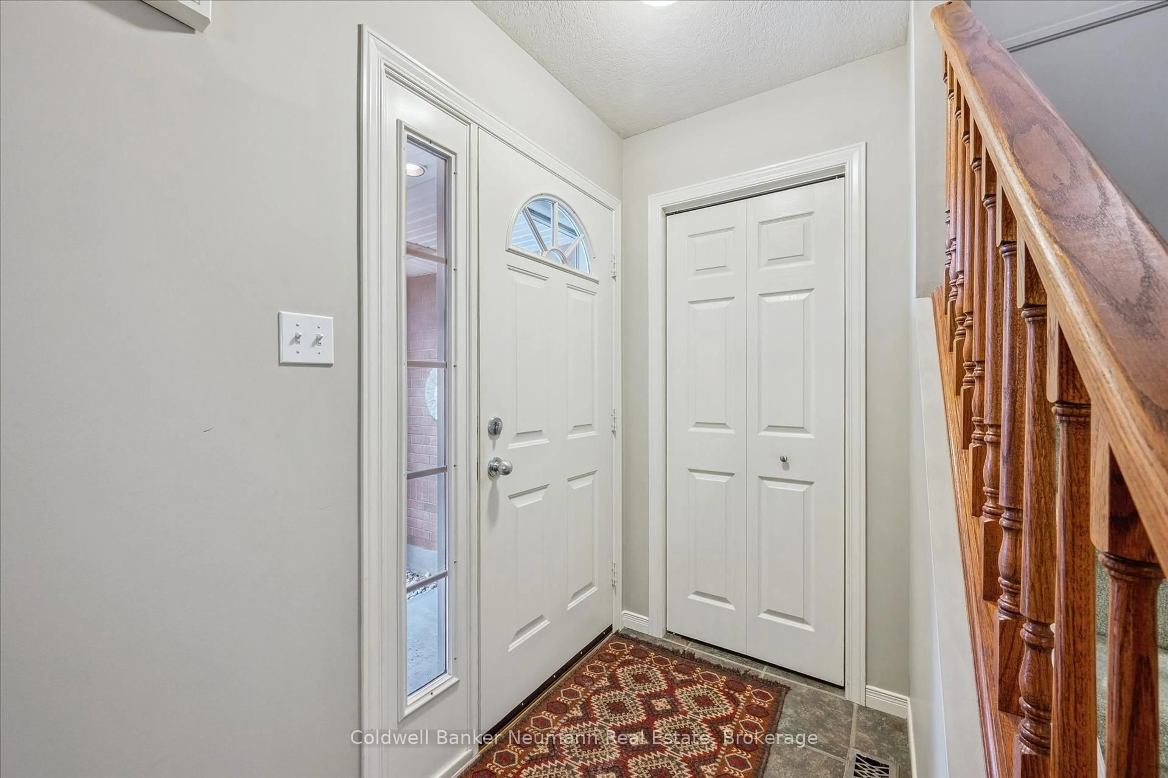 Indoor entryway for 784 Gordon St #17, Guelph Ontario N1G 5C8