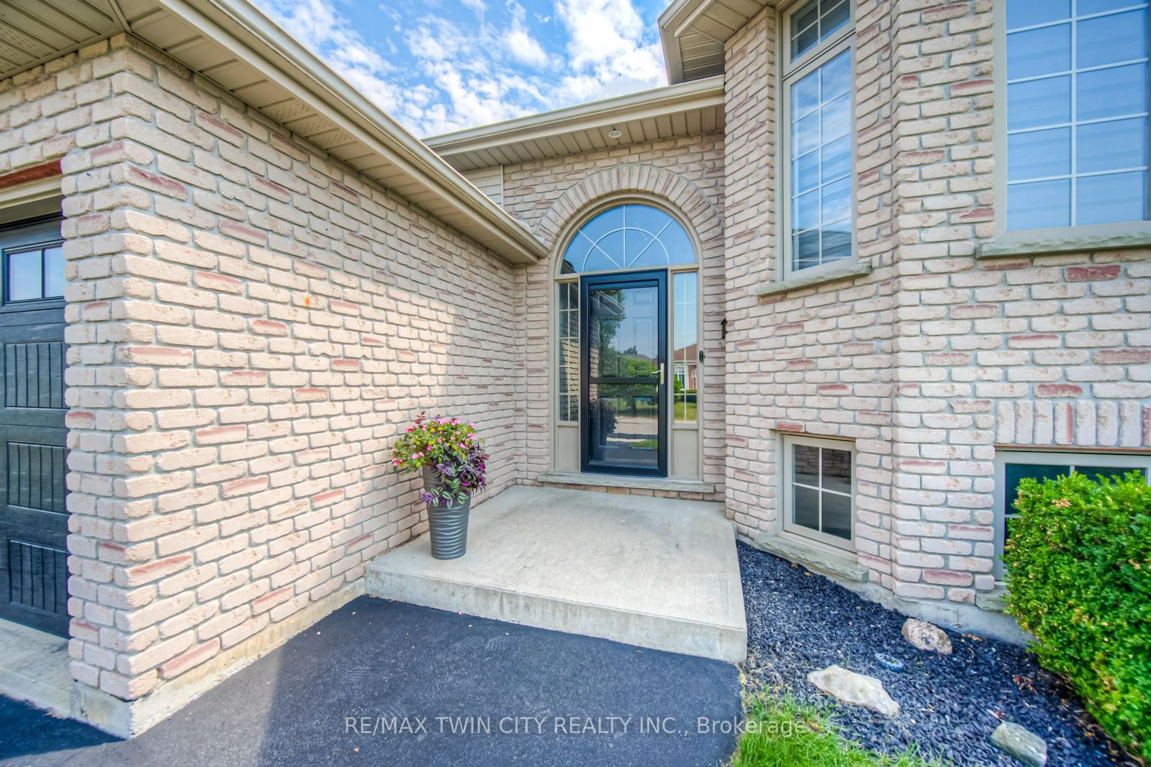 Home with brick exterior material, street for 9 Dunton Lane, Brant Ontario N3L 4E1