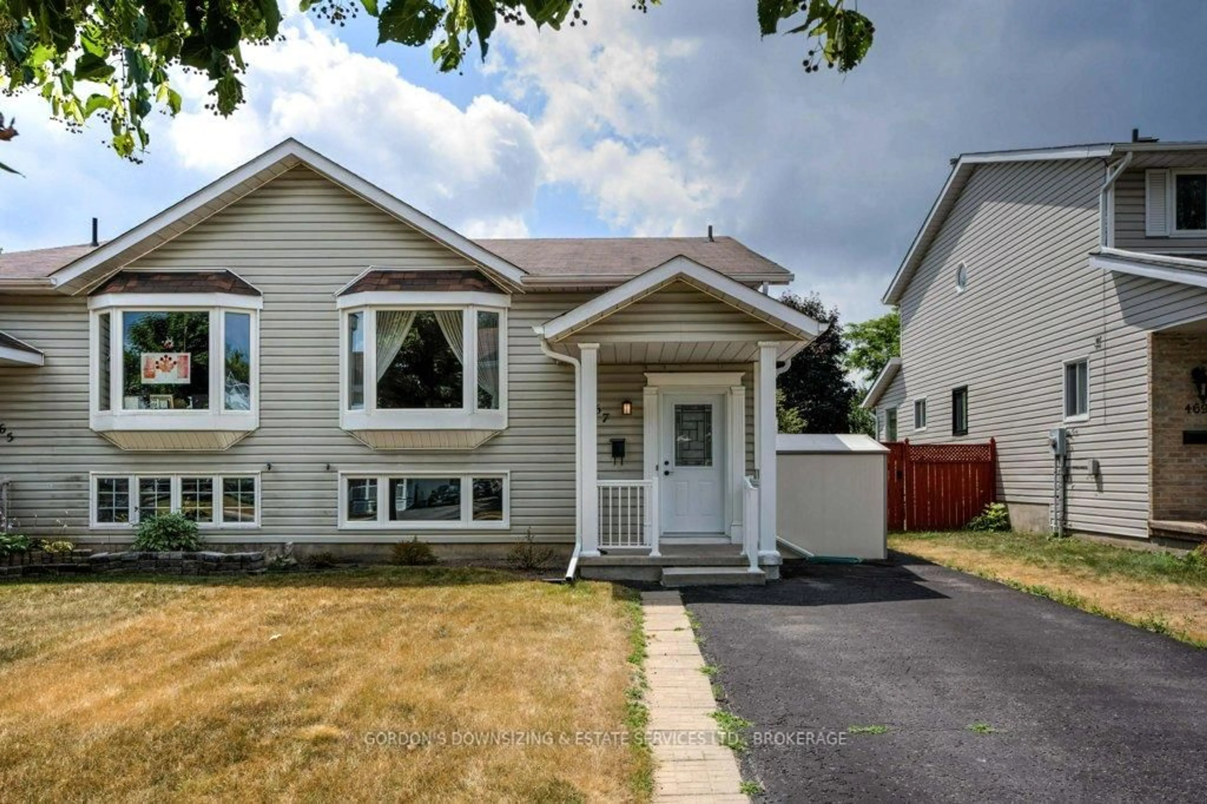 Home with vinyl exterior material, street for 467 Grandtrunk Ave, Kingston Ontario K7M 8W9