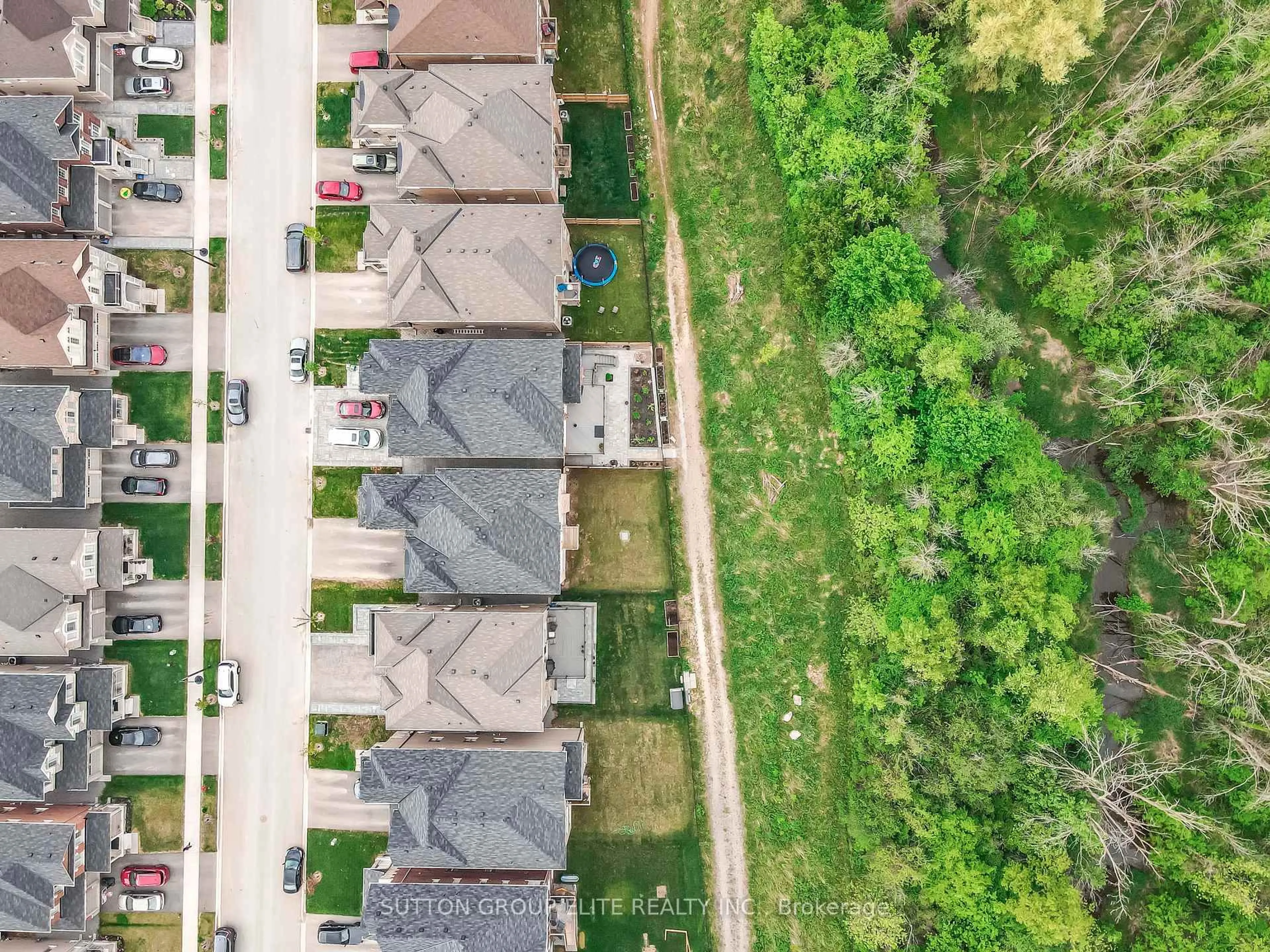 A pic from outside/outdoor area/front of a property/back of a property/a pic from drone, street for 351 Humphrey St, Hamilton Ontario L0R 2H1