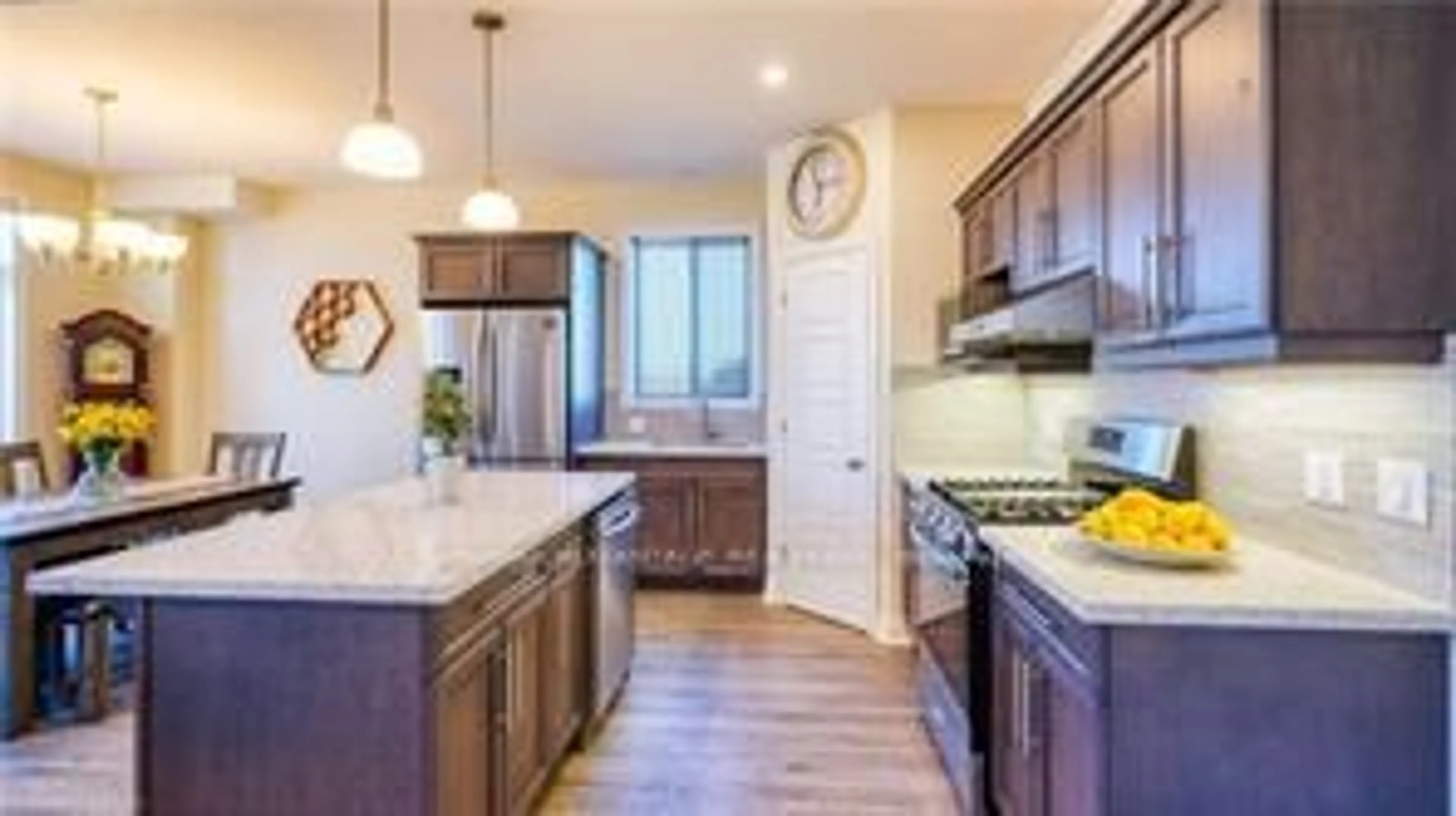 Open concept kitchen, unknown for 47 Ashberry Pl, St. Thomas Ontario N5R 0H9