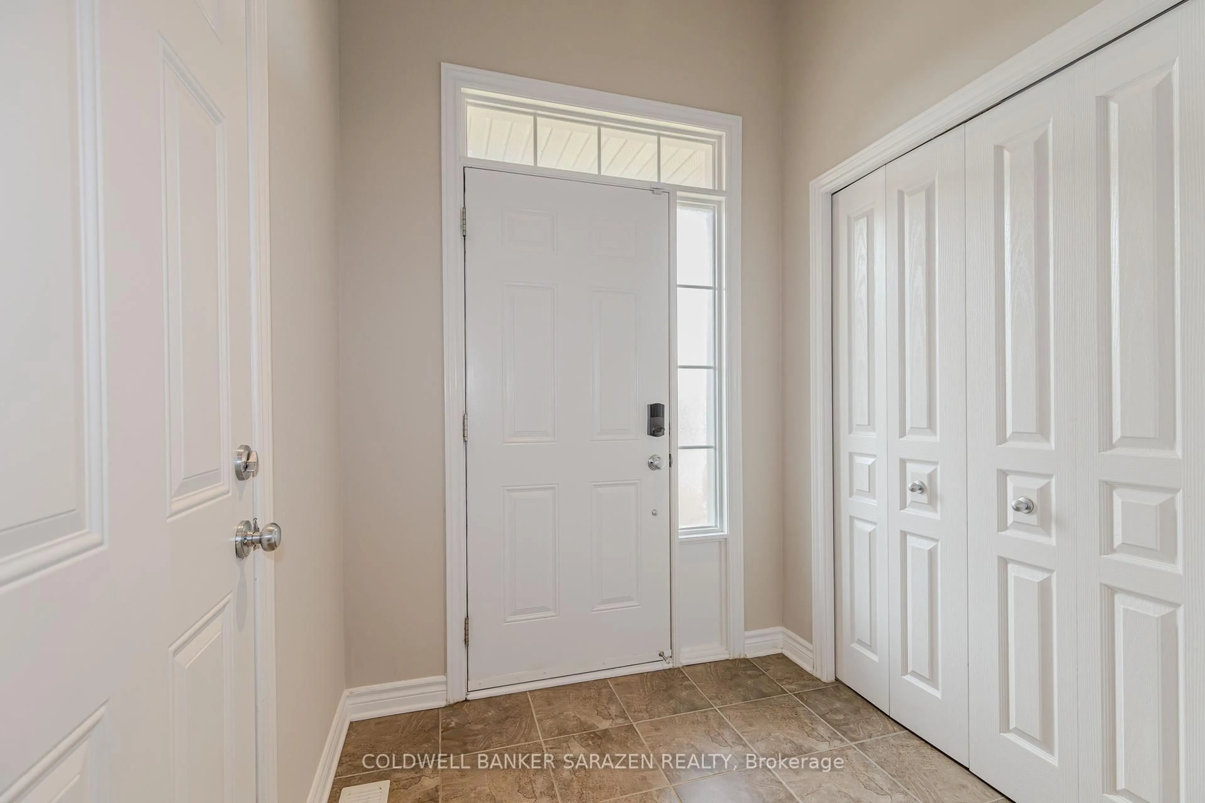 Indoor entryway for 1954 Pennyroyal Cres, Orleans Ontario K4A 0S7