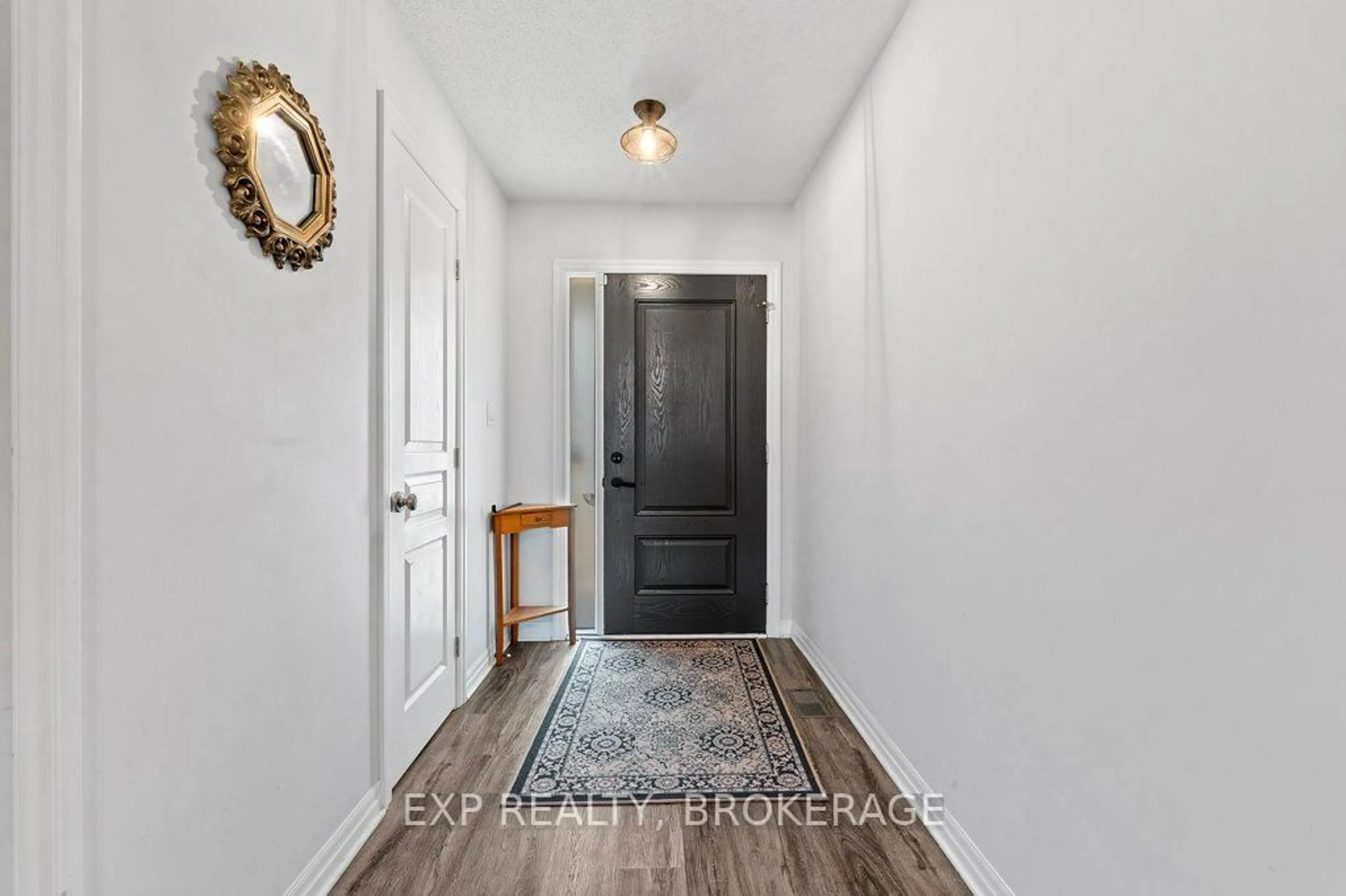 Indoor entryway for 920 BLOSSOM St, Kingston Ontario K7P 0N2