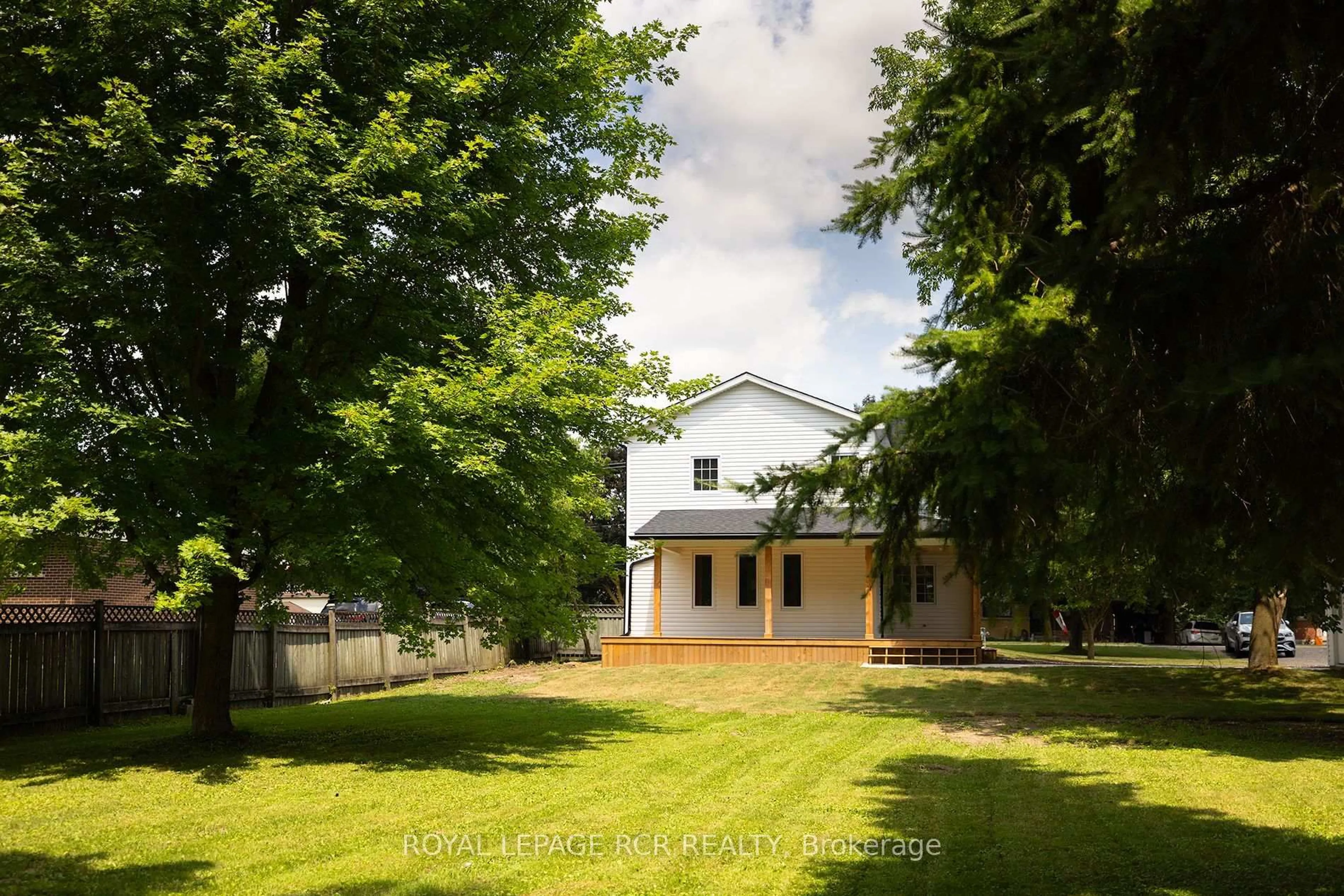 A pic from outside/outdoor area/front of a property/back of a property/a pic from drone, street for 349 Smith St, Wellington North Ontario N0G 1A0