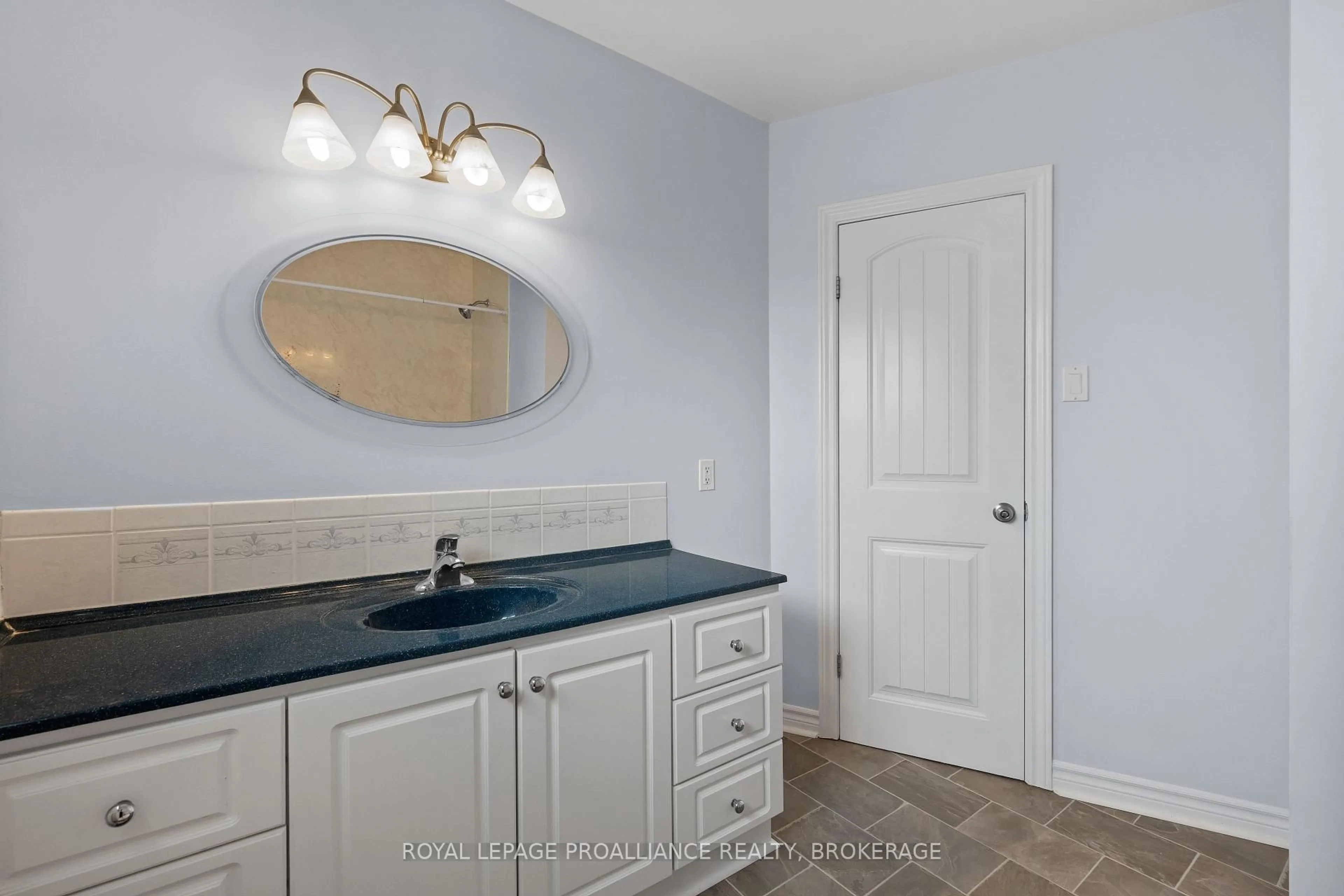 Standard bathroom, ceramic/tile floor for 350 Norman Rogers Dr, Kingston Ontario K7M 2R8