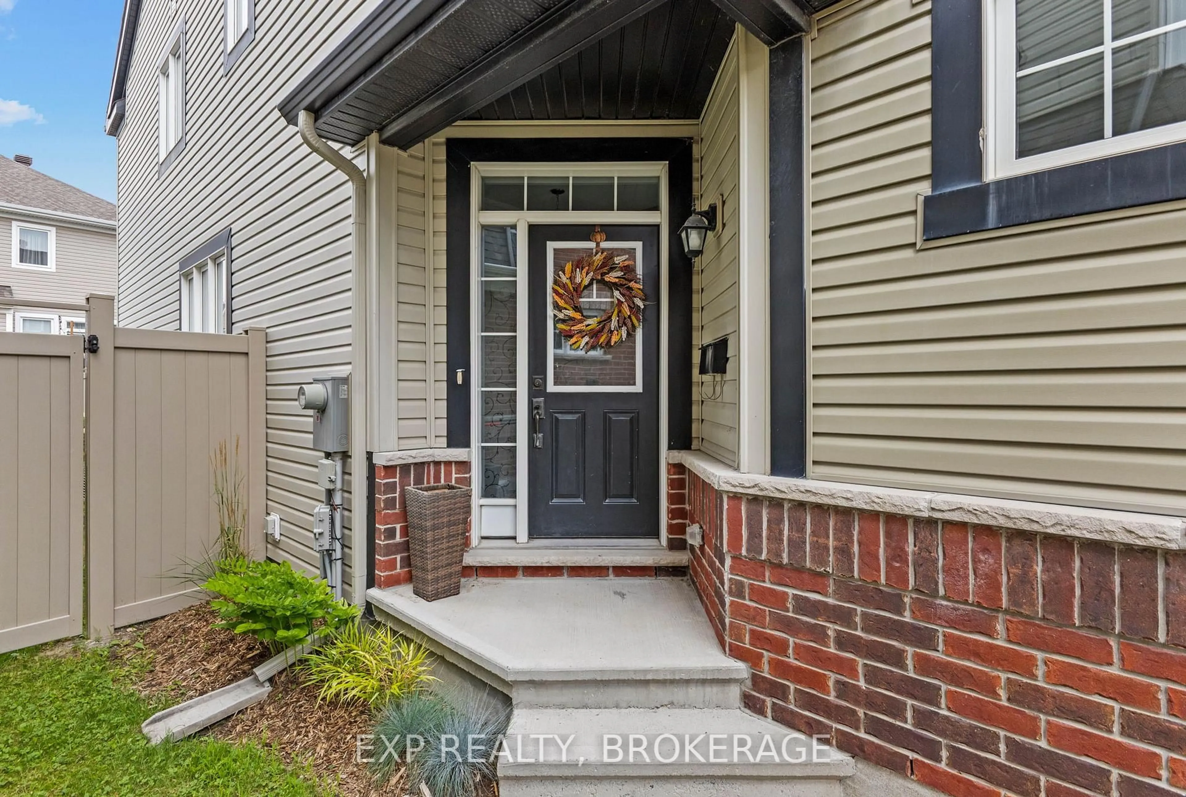 Indoor entryway for 47 Solaris Dr, Ottawa Ontario K2M 2X4