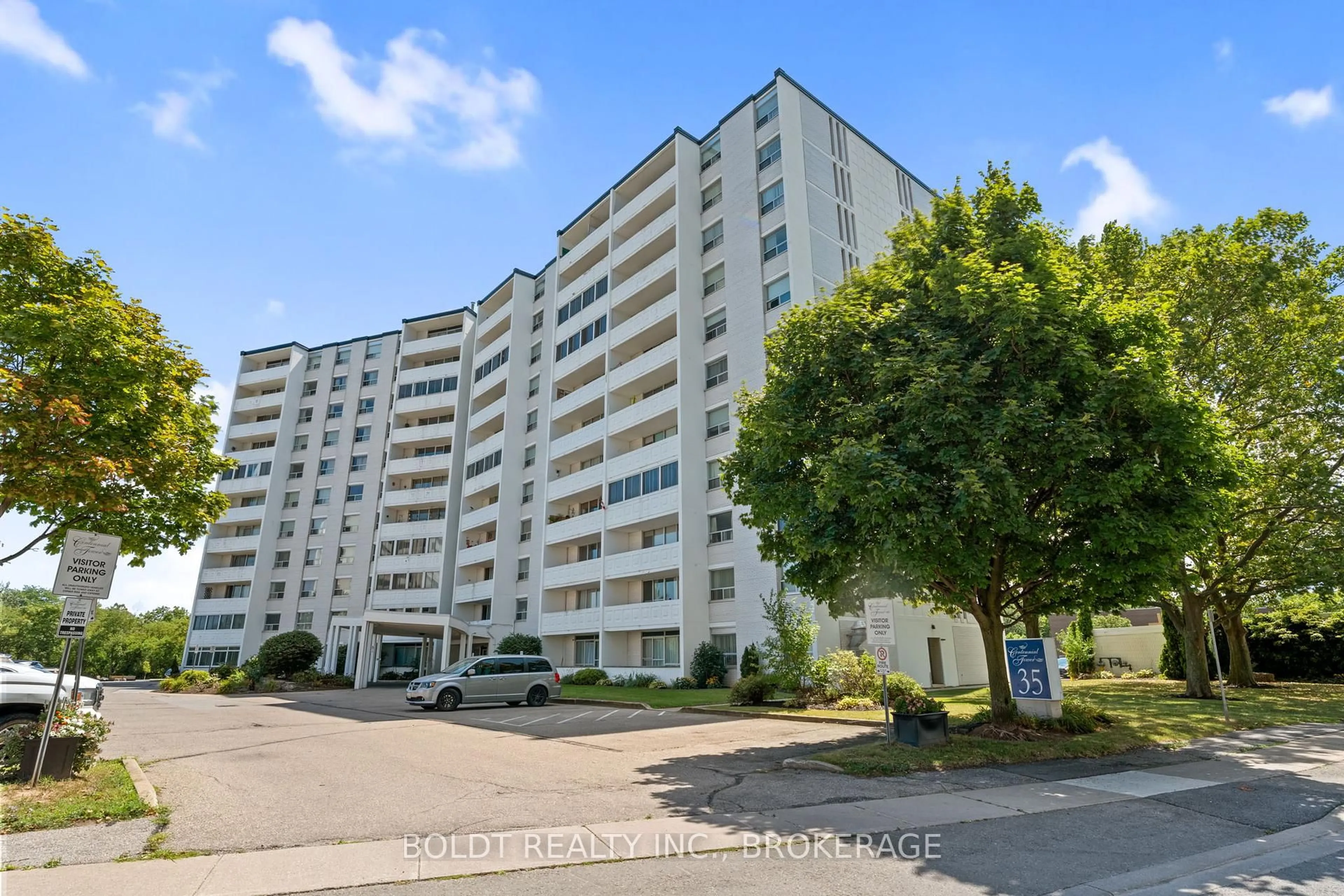 A pic from outside/outdoor area/front of a property/back of a property/a pic from drone, unknown for 35 Towering Heights Blvd #1008, St. Catharines Ontario L2T 3G8