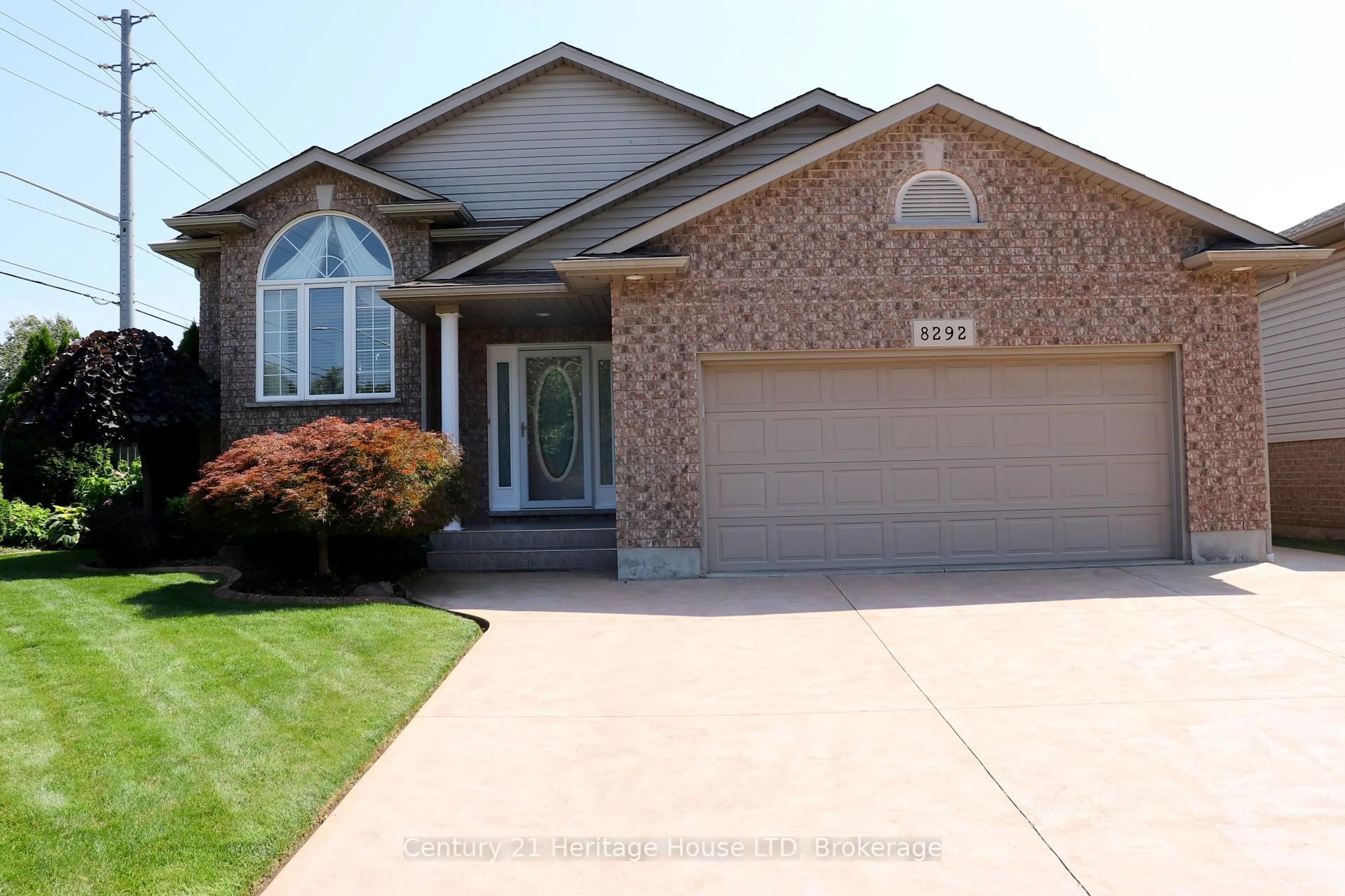 Home with brick exterior material, street for 8292 Feren Dr, Niagara Falls Ontario L2H 3M9