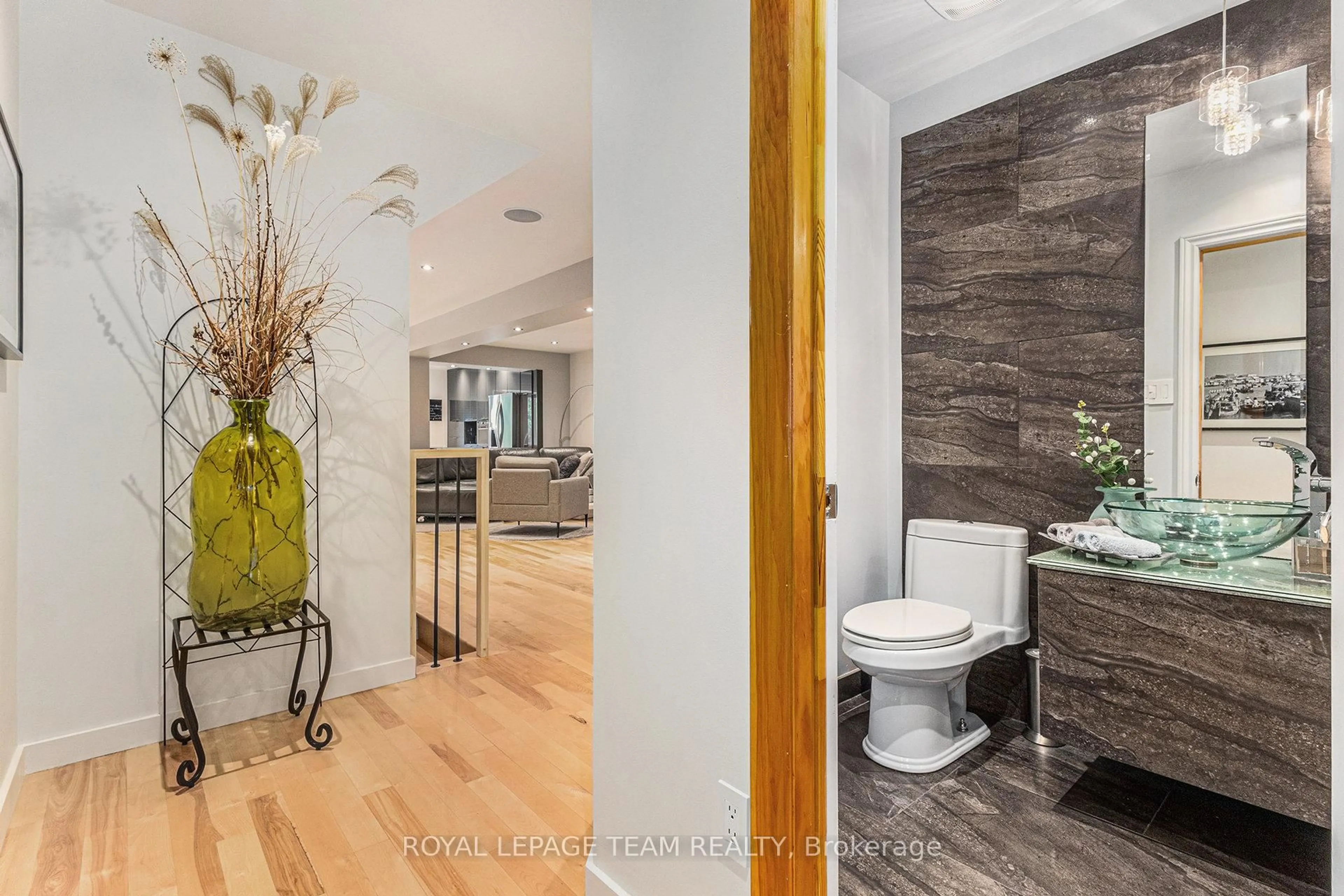 Contemporary bathroom, ceramic/tile floor for 16 Scarlet Crt, Ottawa Ontario K1T 3R5