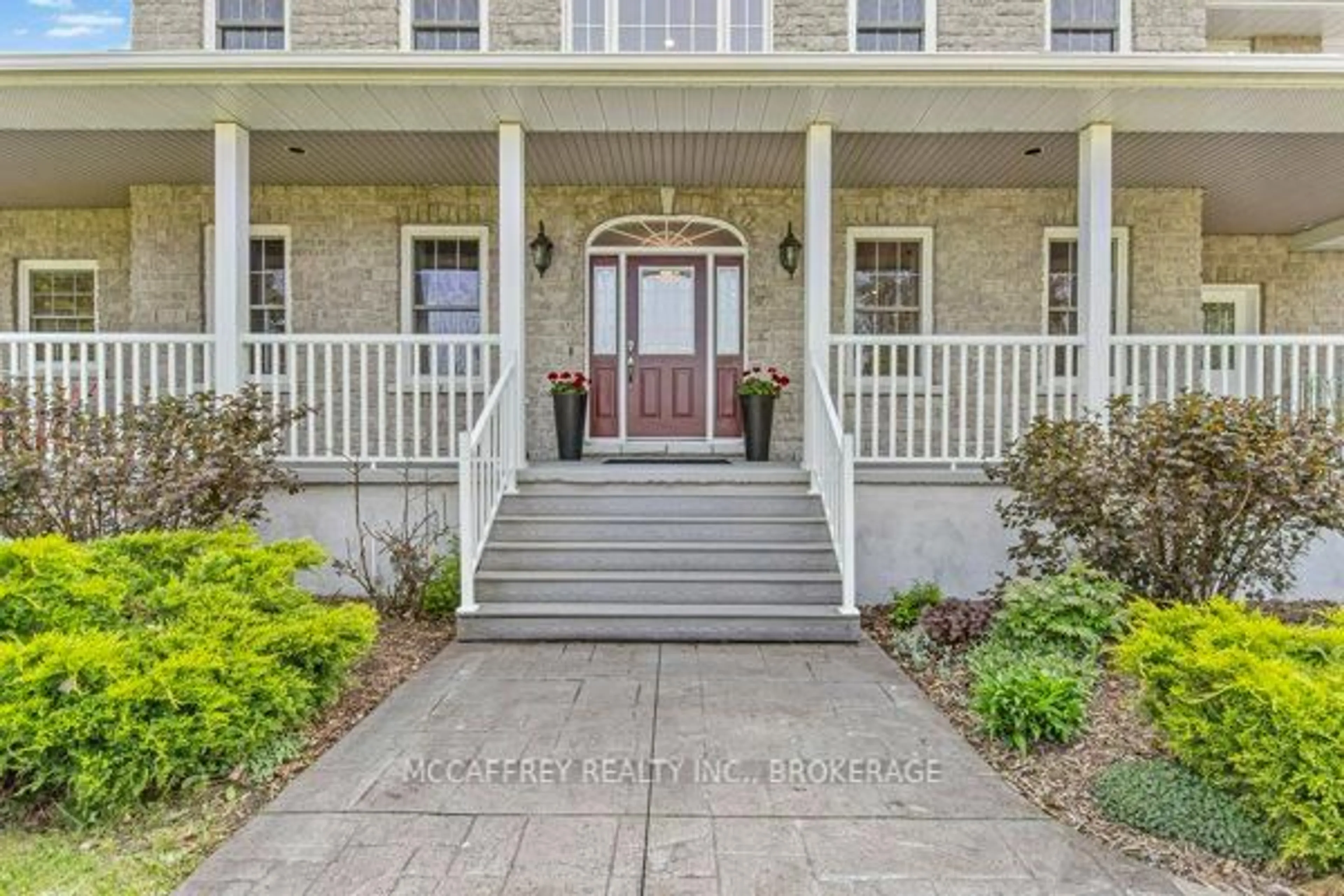 Indoor entryway for 888 COUNTY ROAD 8 Rd, Napanee Ontario K7R 3K6