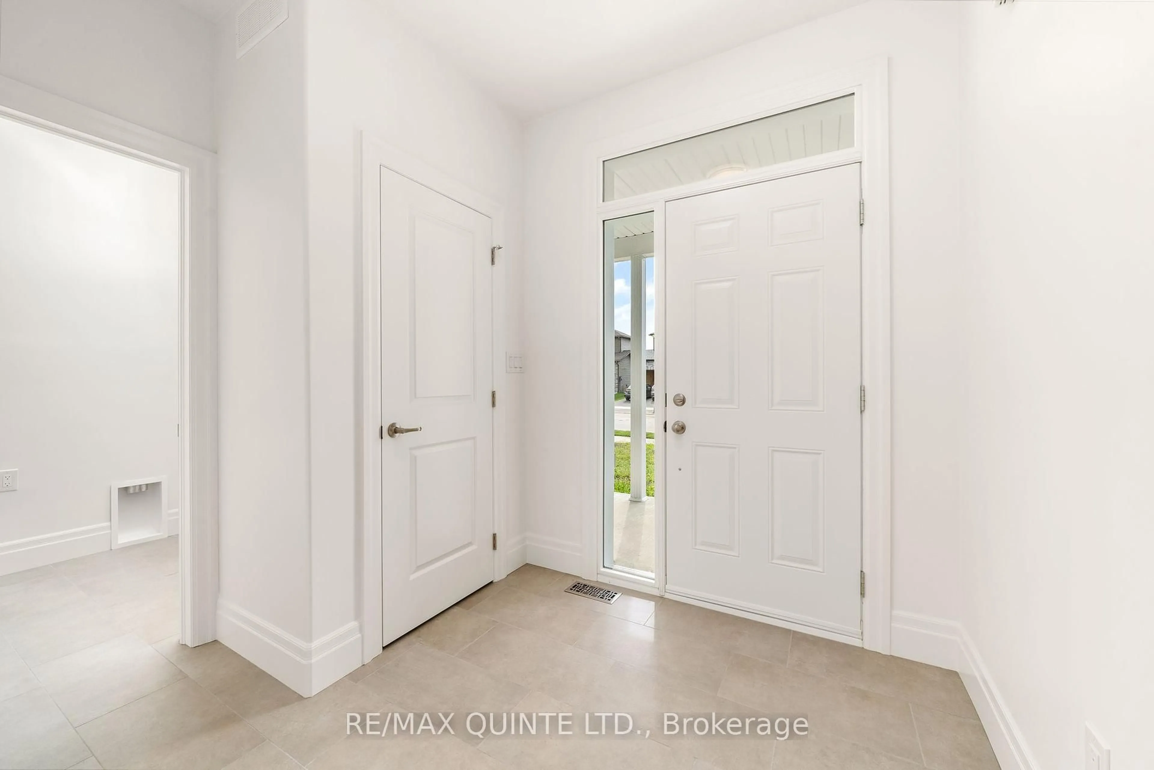 Indoor entryway for 81 George Wright Blvd, Prince Edward County Ontario K0K 2T0