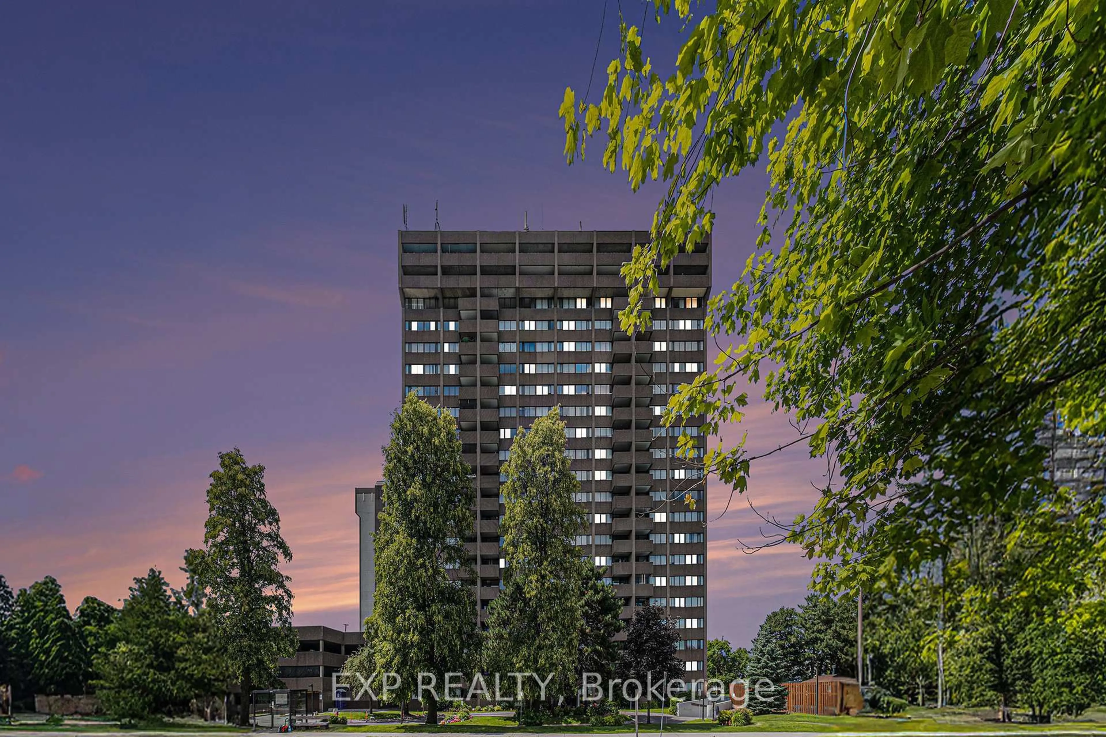 A pic from outside/outdoor area/front of a property/back of a property/a pic from drone, unknown for 1285 Cahill Dr #401, Ottawa Ontario K1V 9A7