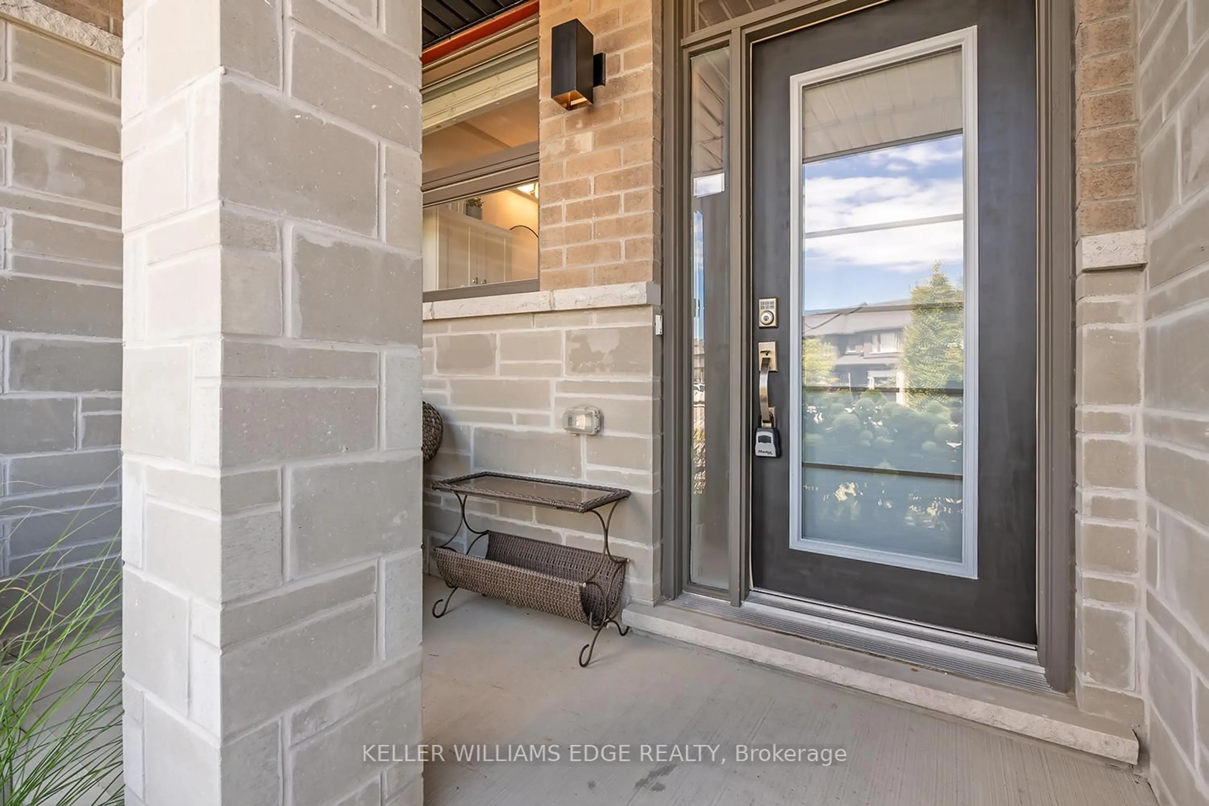 Indoor entryway for 67 Columbus Gate, Hamilton Ontario L8J 0L3