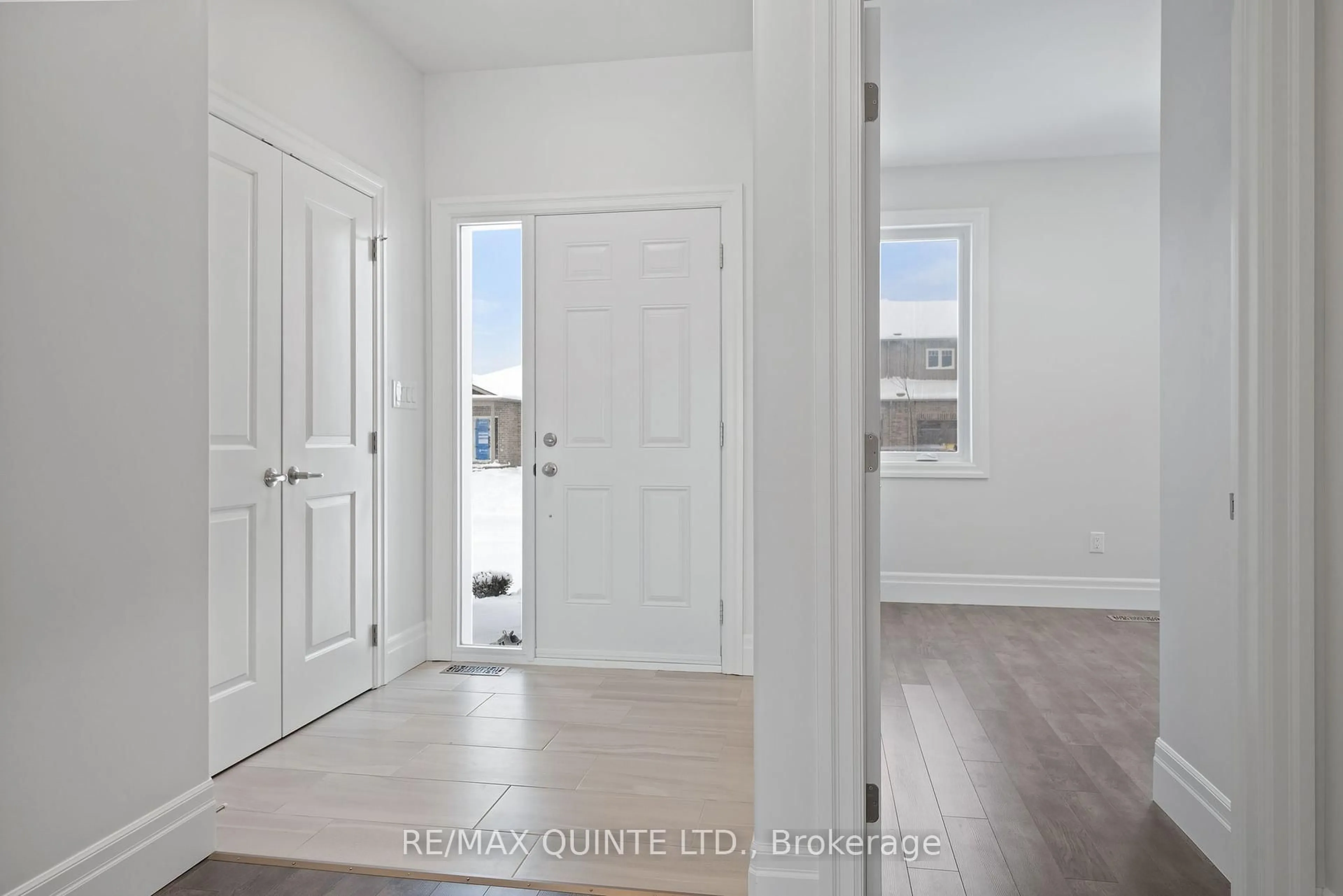 Indoor entryway for 216 Beasley Cres, Prince Edward County Ontario K0K 2T0
