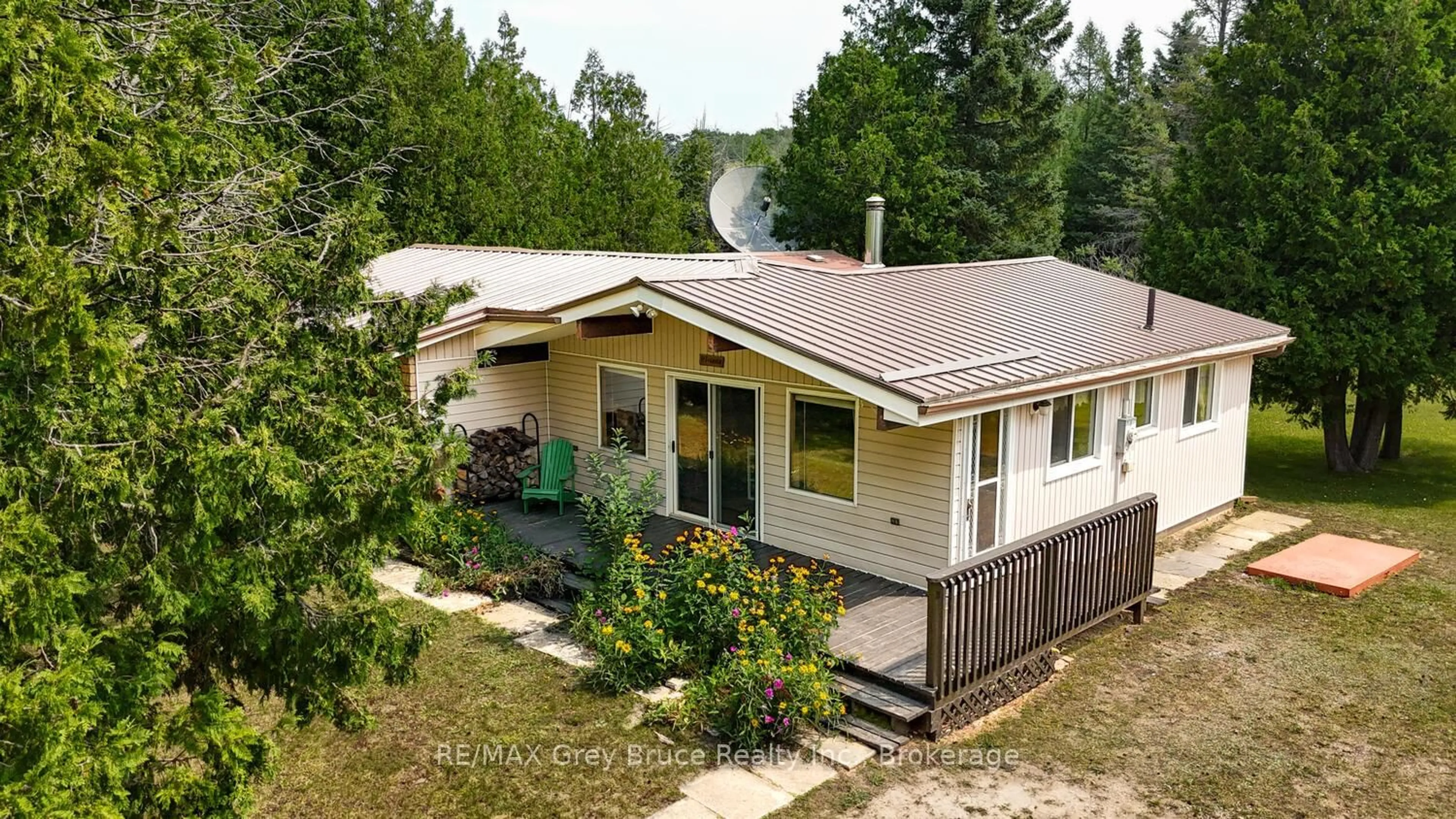 A pic from outside/outdoor area/front of a property/back of a property/a pic from drone, building for 465 Shoreline Ave, South Bruce Peninsula Ontario N0H 2T0