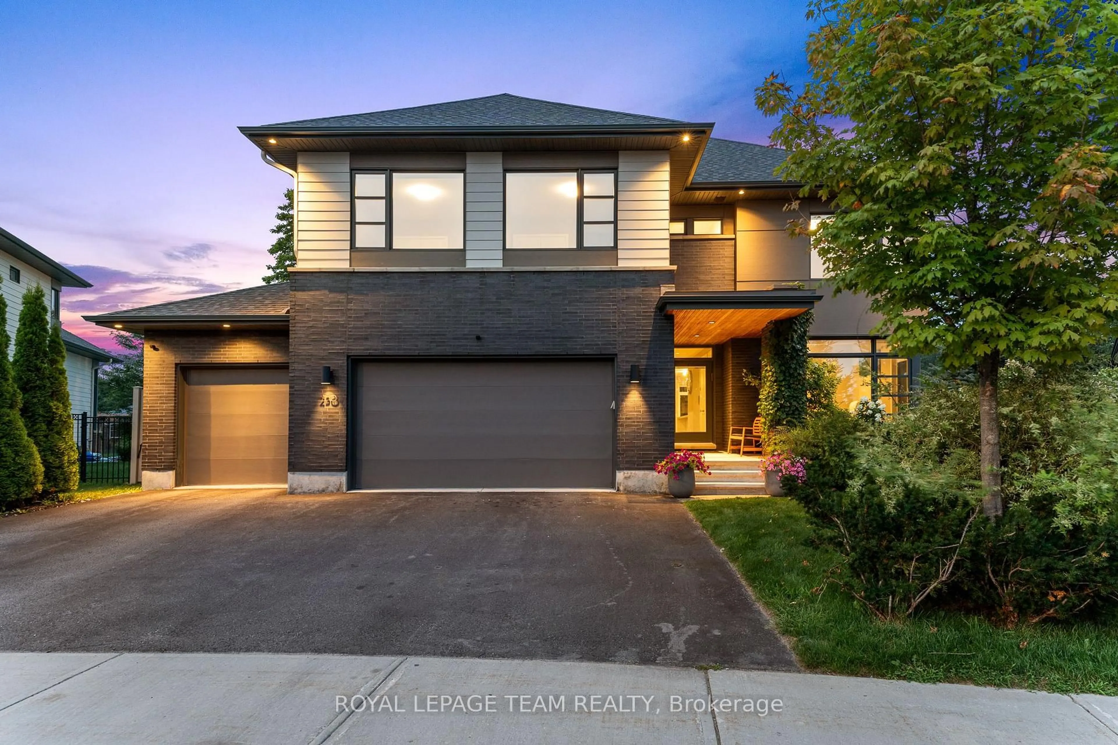 Home with brick exterior material, street for 250 Sunnyridge Cres, Ottawa Ontario K2M 0H3