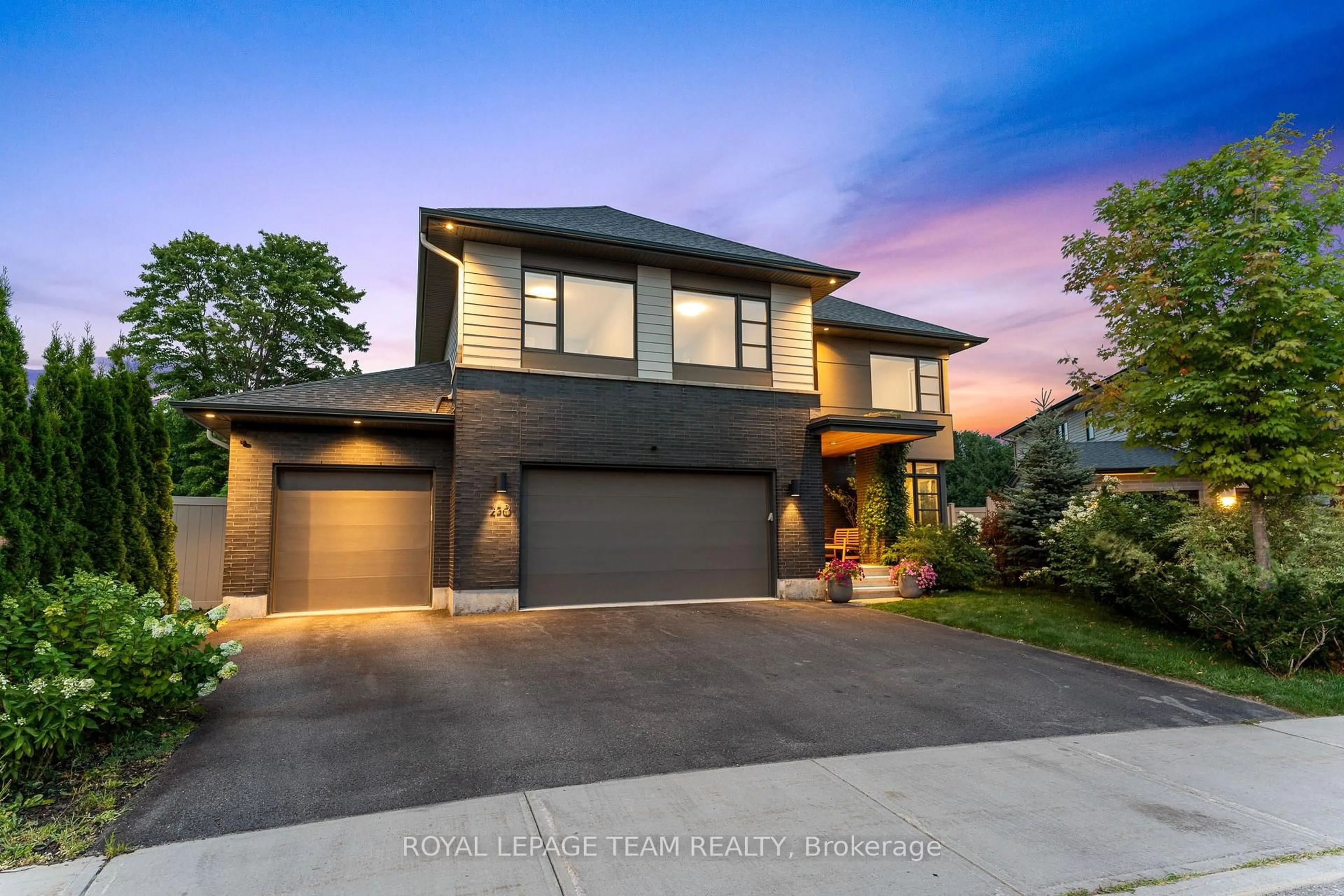 Home with brick exterior material, street for 250 Sunnyridge Cres, Ottawa Ontario K2M 0H3