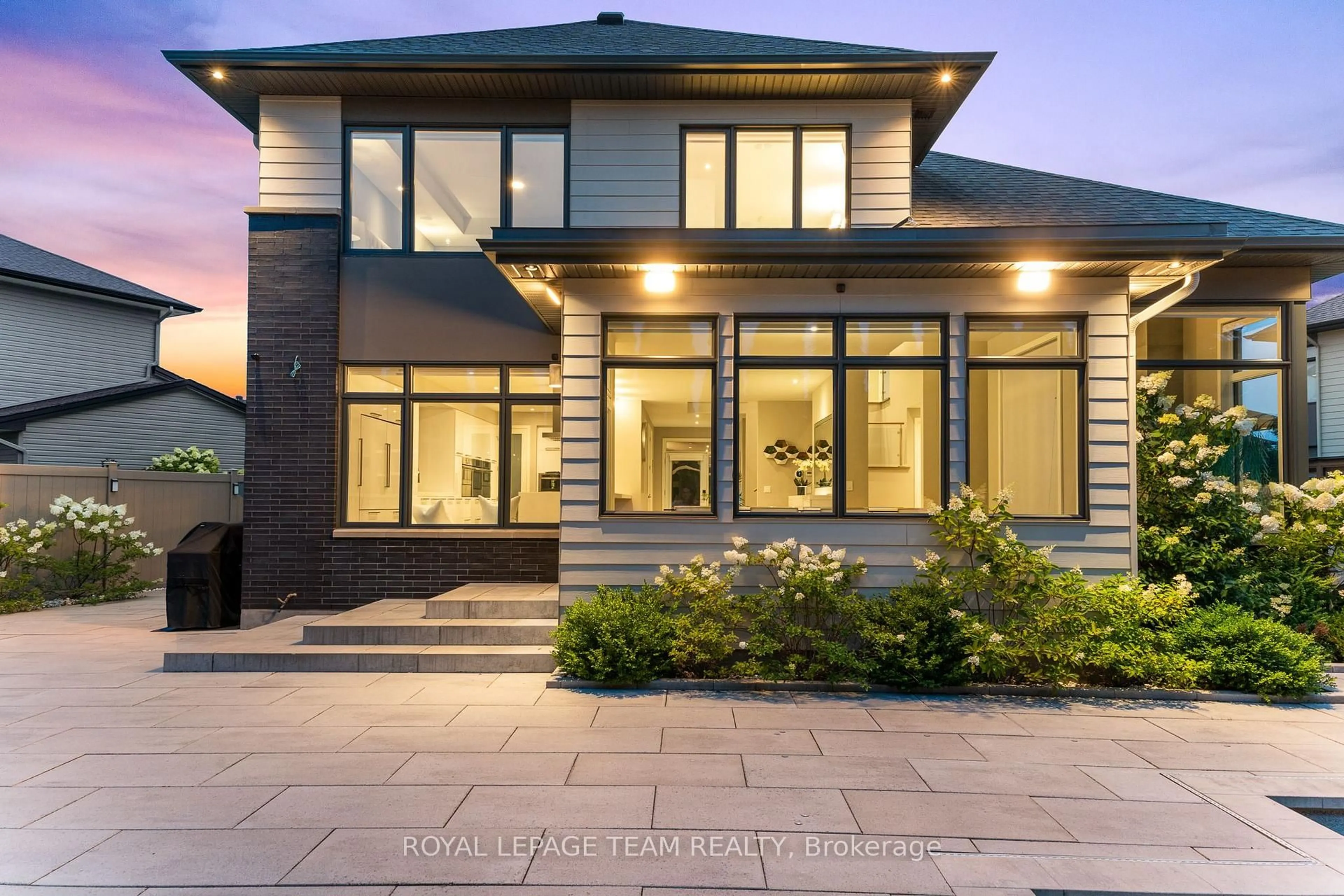 Home with brick exterior material, street for 250 Sunnyridge Cres, Ottawa Ontario K2M 0H3