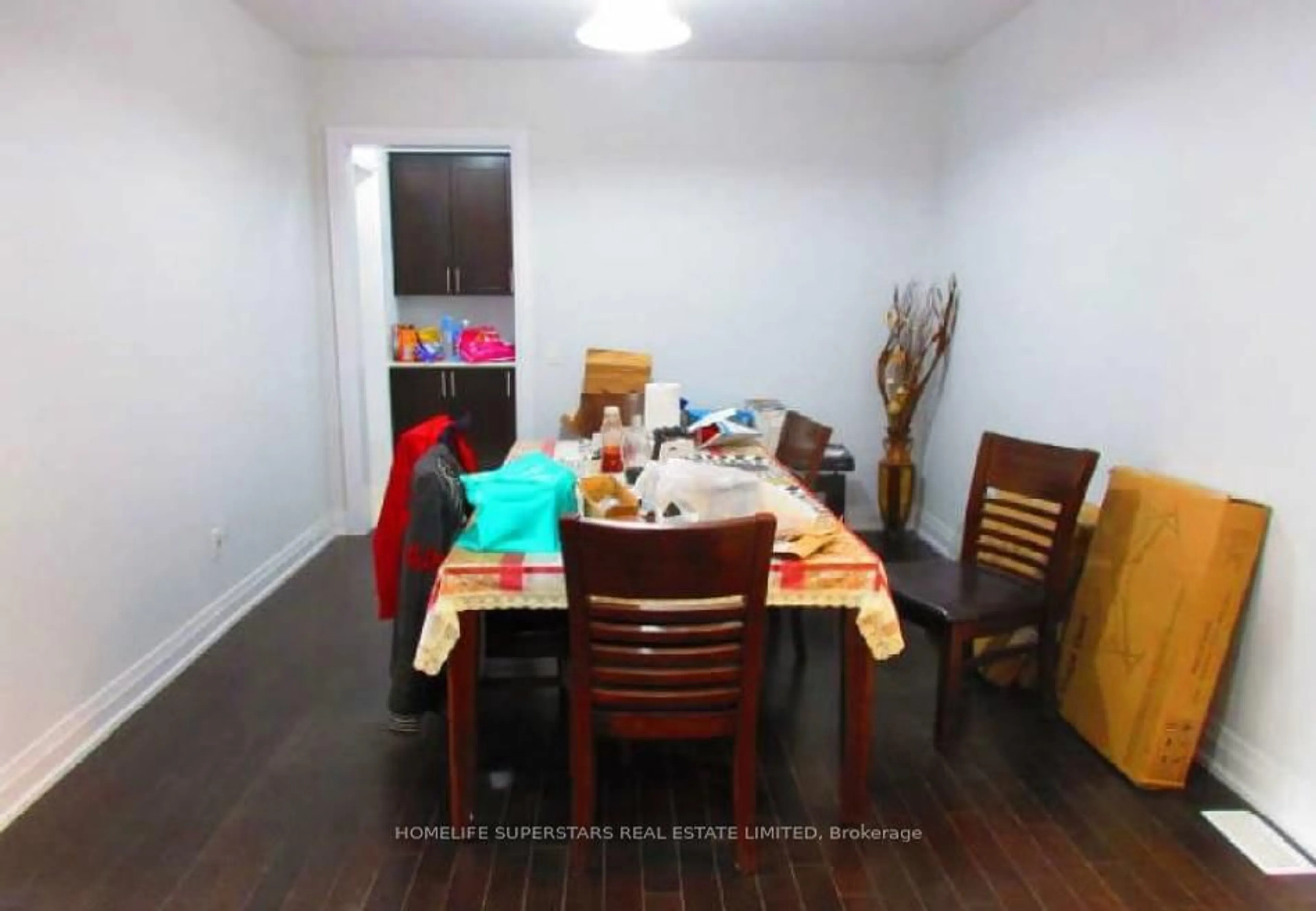 Dining room, wood/laminate floor for 795 Queenston Blvd, Woodstock Ontario N4T 0N1