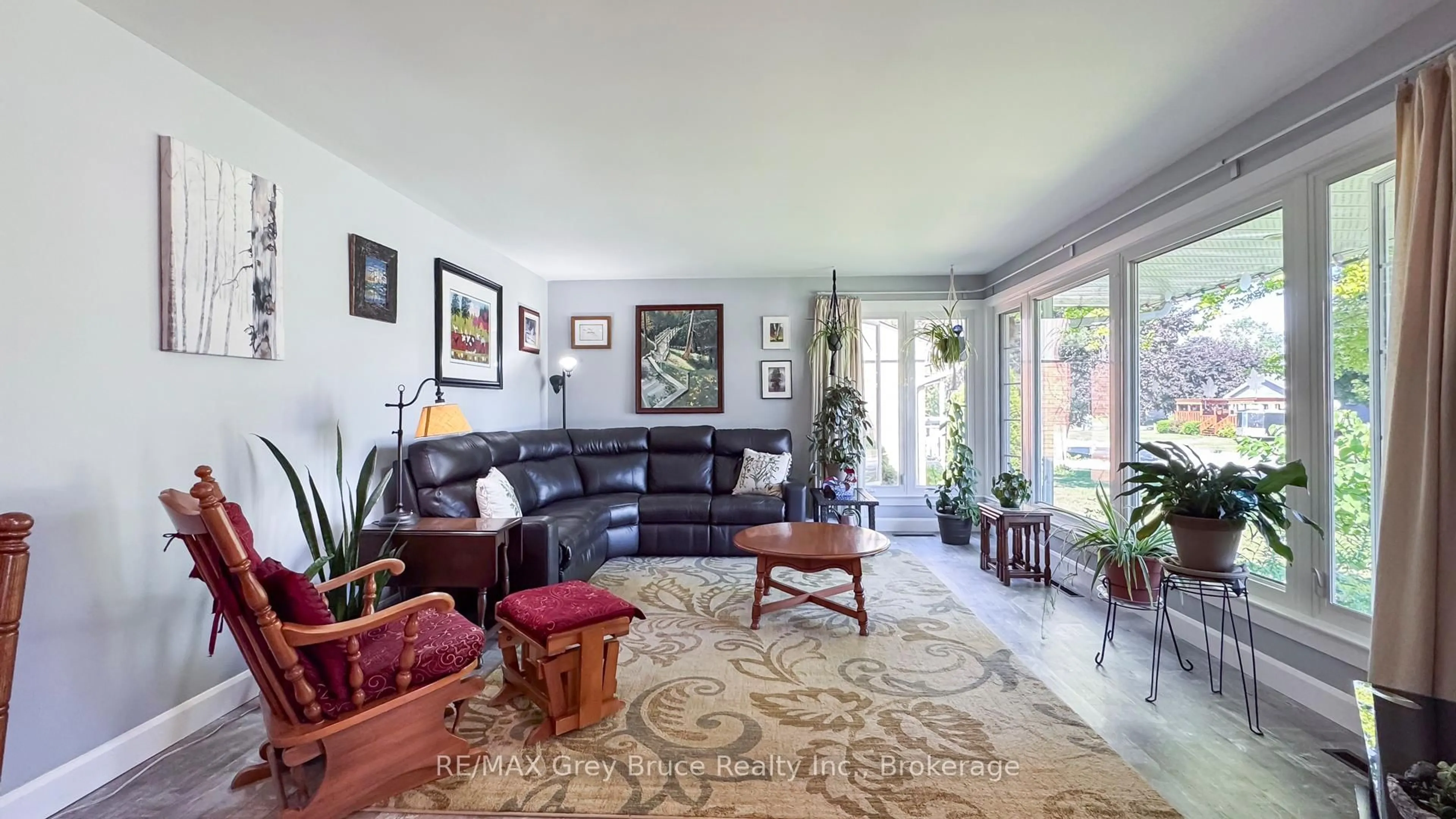 Living room with furniture, unknown for 785 4th St, Owen Sound Ontario N4K 1B5