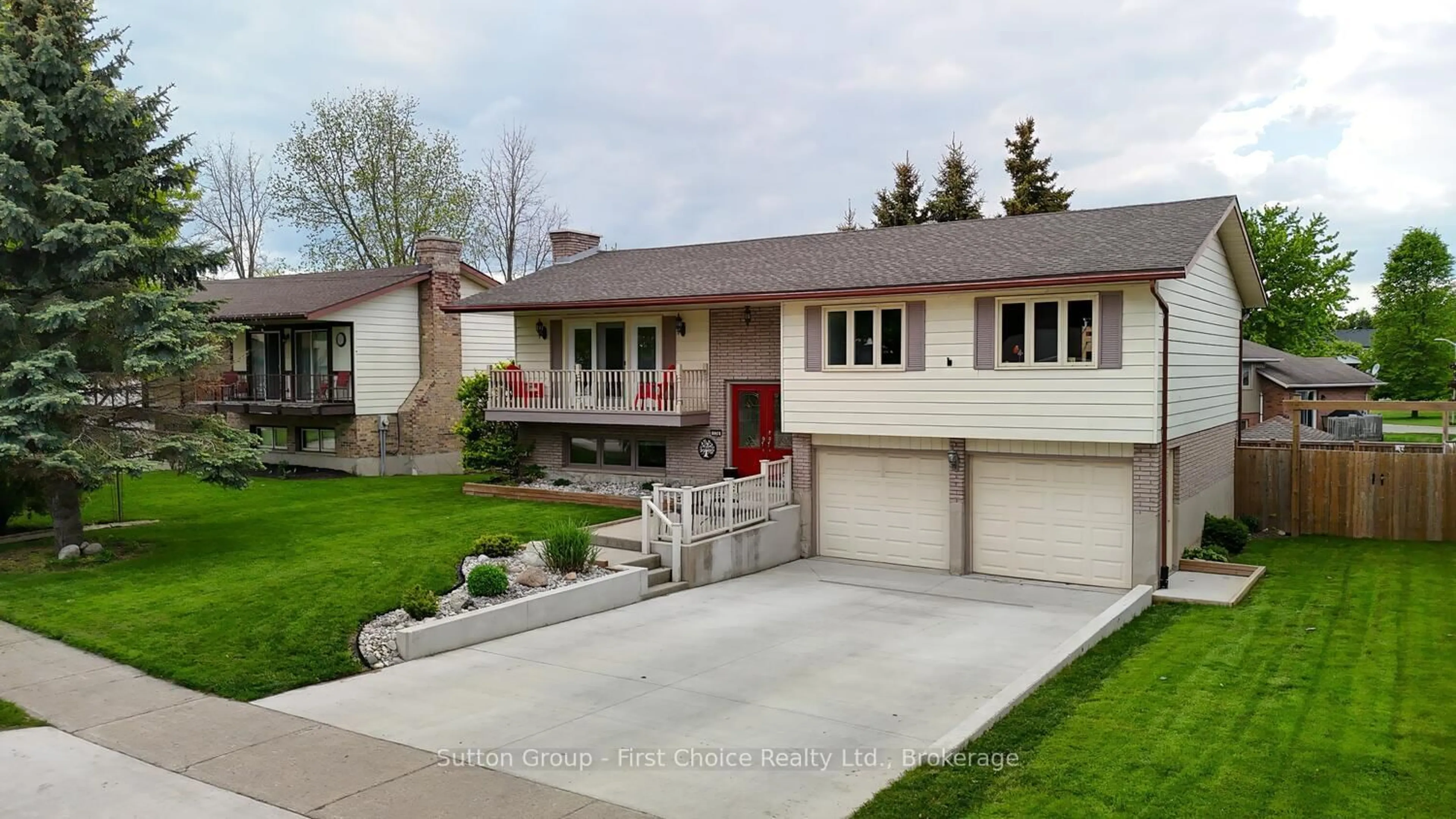 Home with vinyl exterior material, street for 136 Napier St, West Perth Ontario N0K 1N0