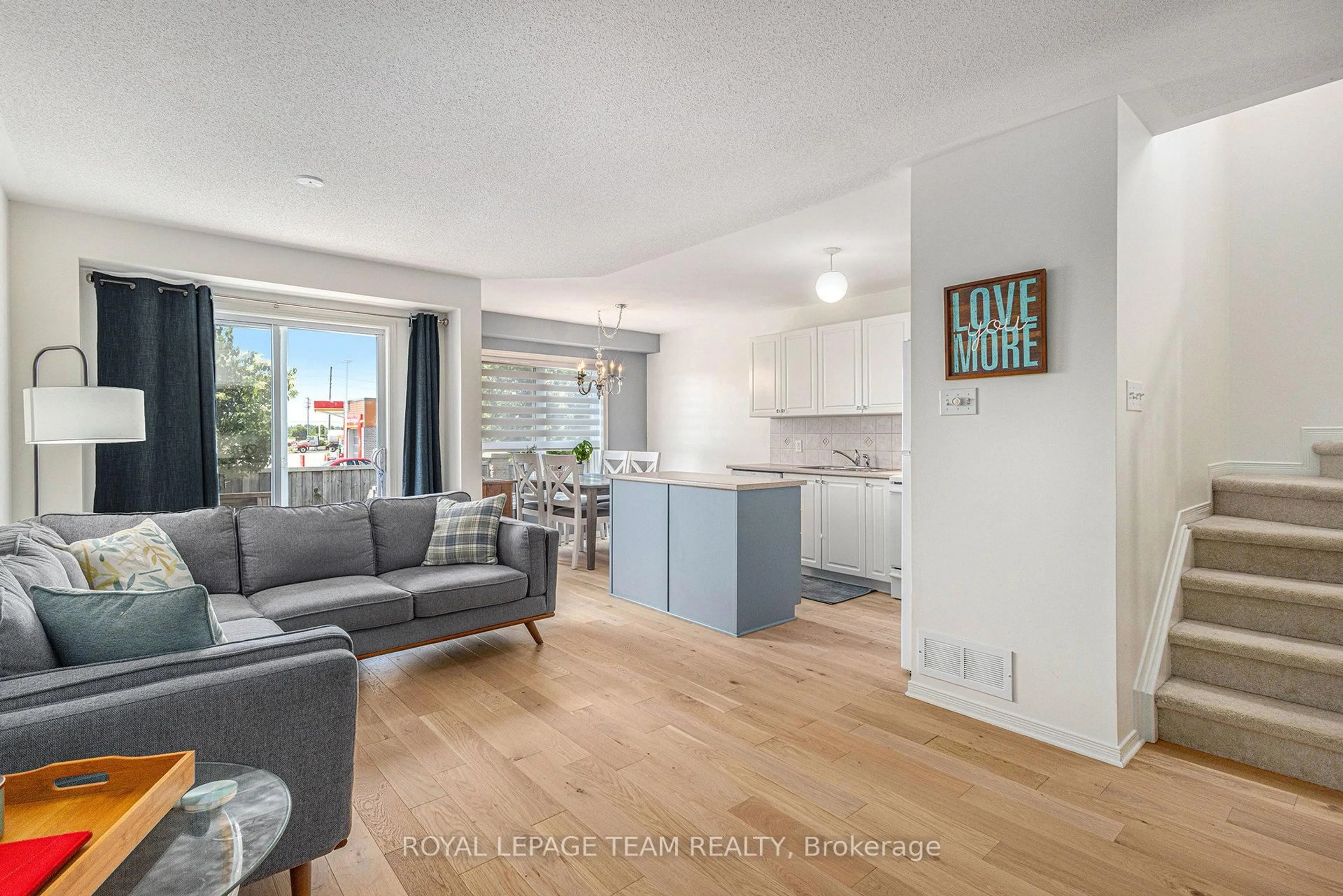 Living room with furniture, unknown for 138 Freeport Dr, Ottawa Ontario K2M 0A8