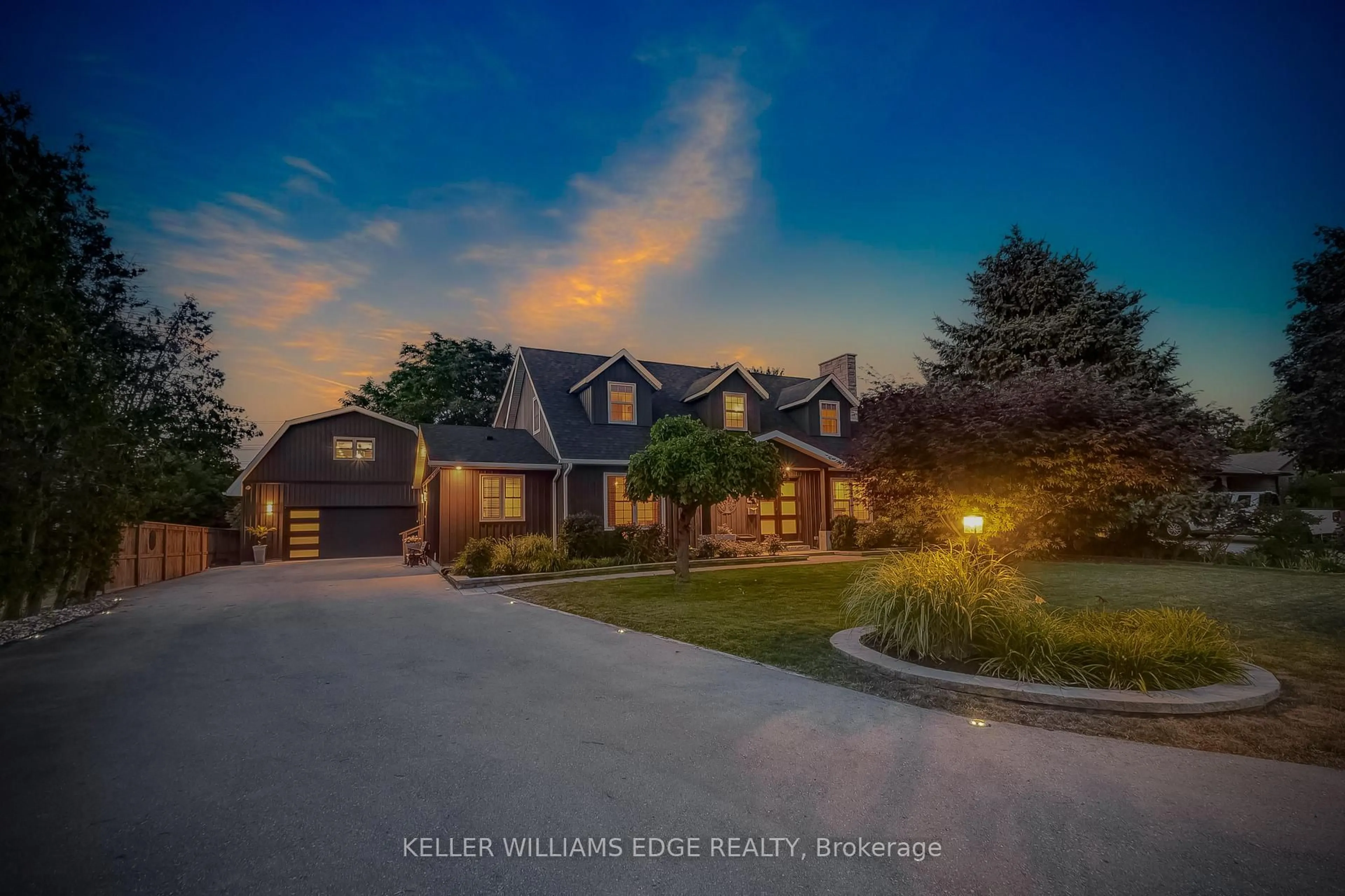 A pic from outside/outdoor area/front of a property/back of a property/a pic from drone, water/lake/river/ocean view for 24 Marlow Ave, Grimsby Ontario L3M 1Y3