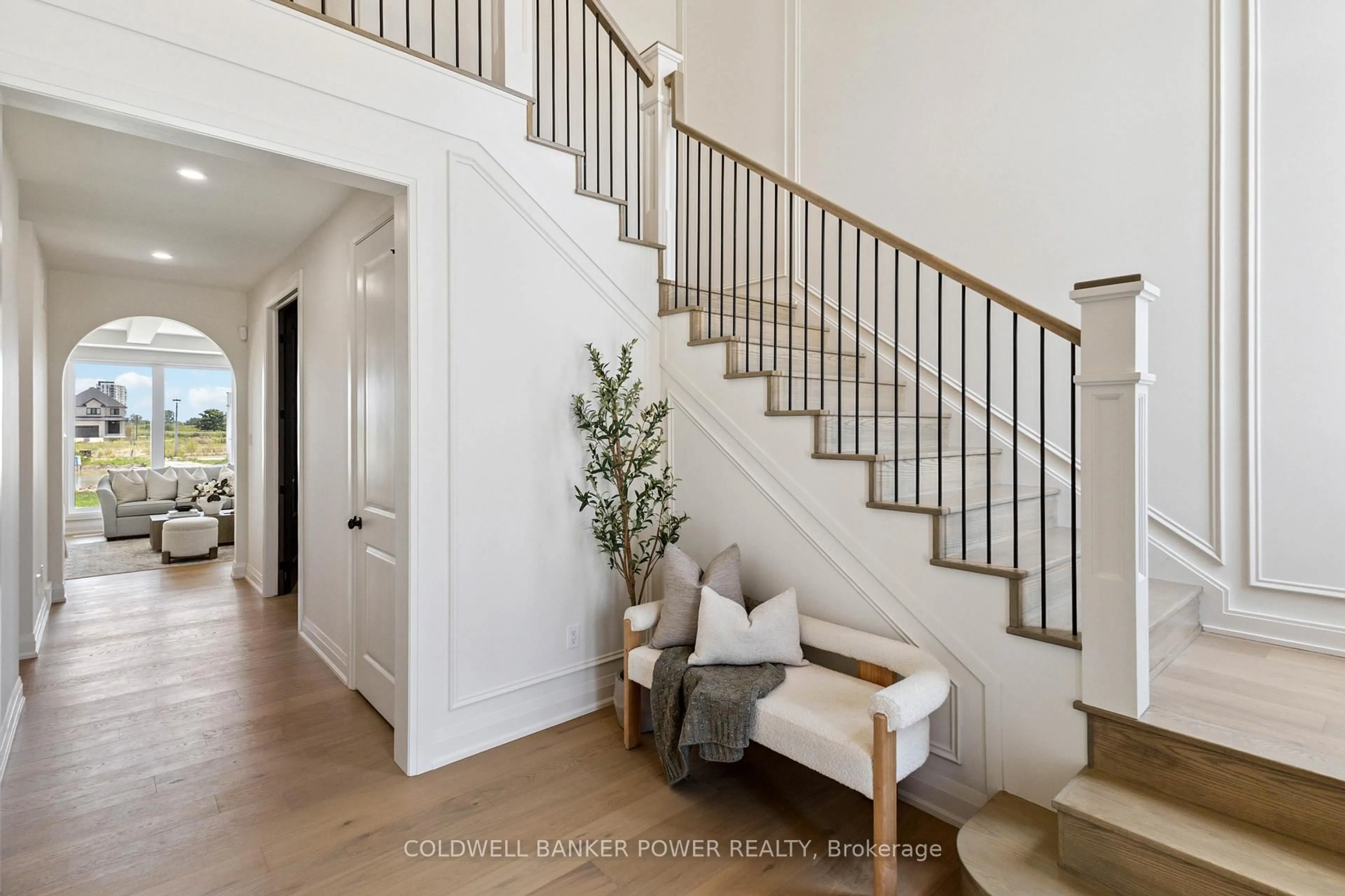 Indoor entryway for 3147 Gillespie Tr, London South Ontario N6P 0H3