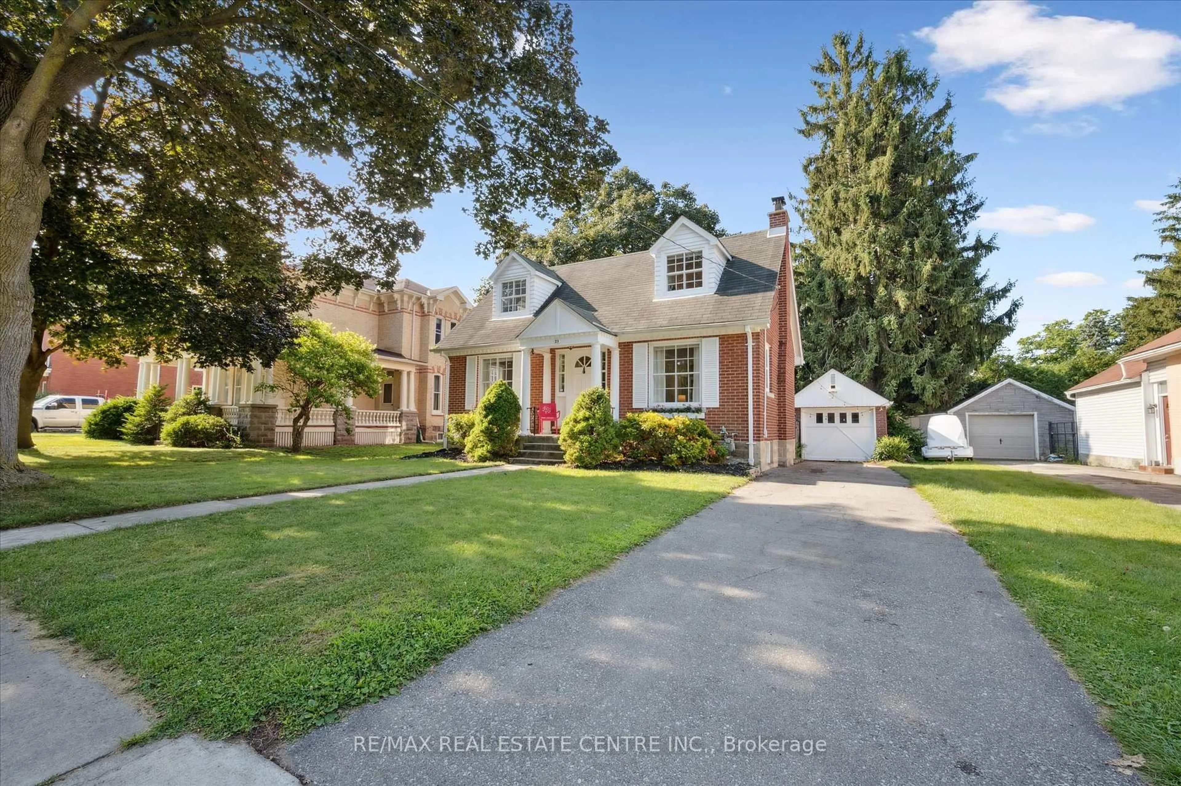 Home with brick exterior material, street for 29 POLLOCK Ave, Cambridge Ontario N1R 2A9