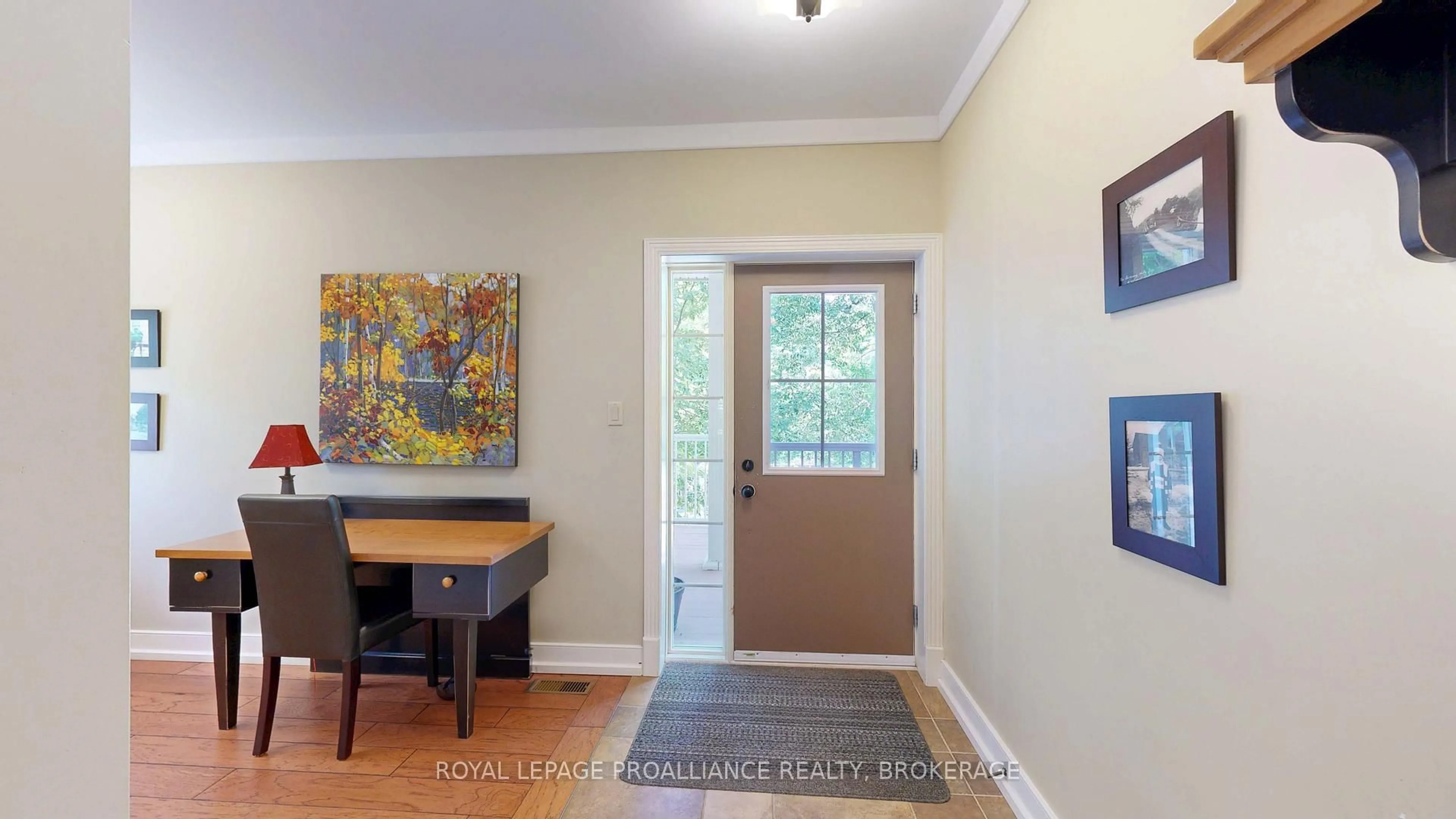 Indoor entryway for 532 10th Concession Rd #12-6, Rideau Lakes Ontario K0G 1X0