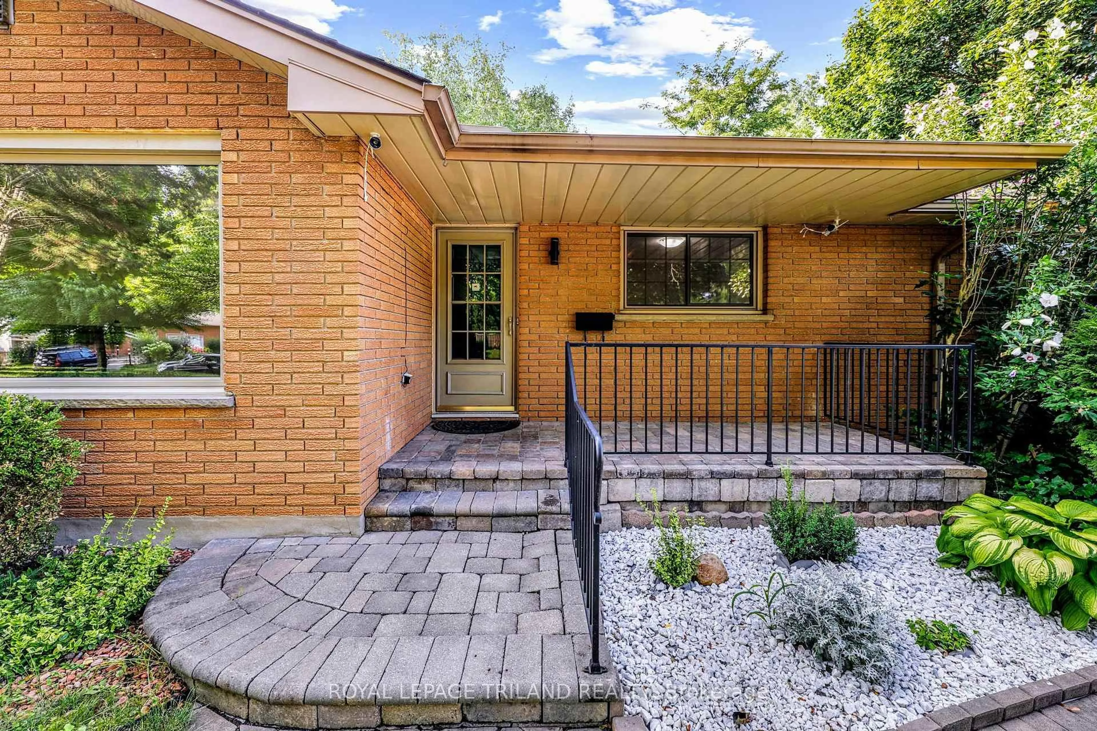 Home with brick exterior material, street for 458 Three Valleys Cres, London South Ontario N5Z 3E7