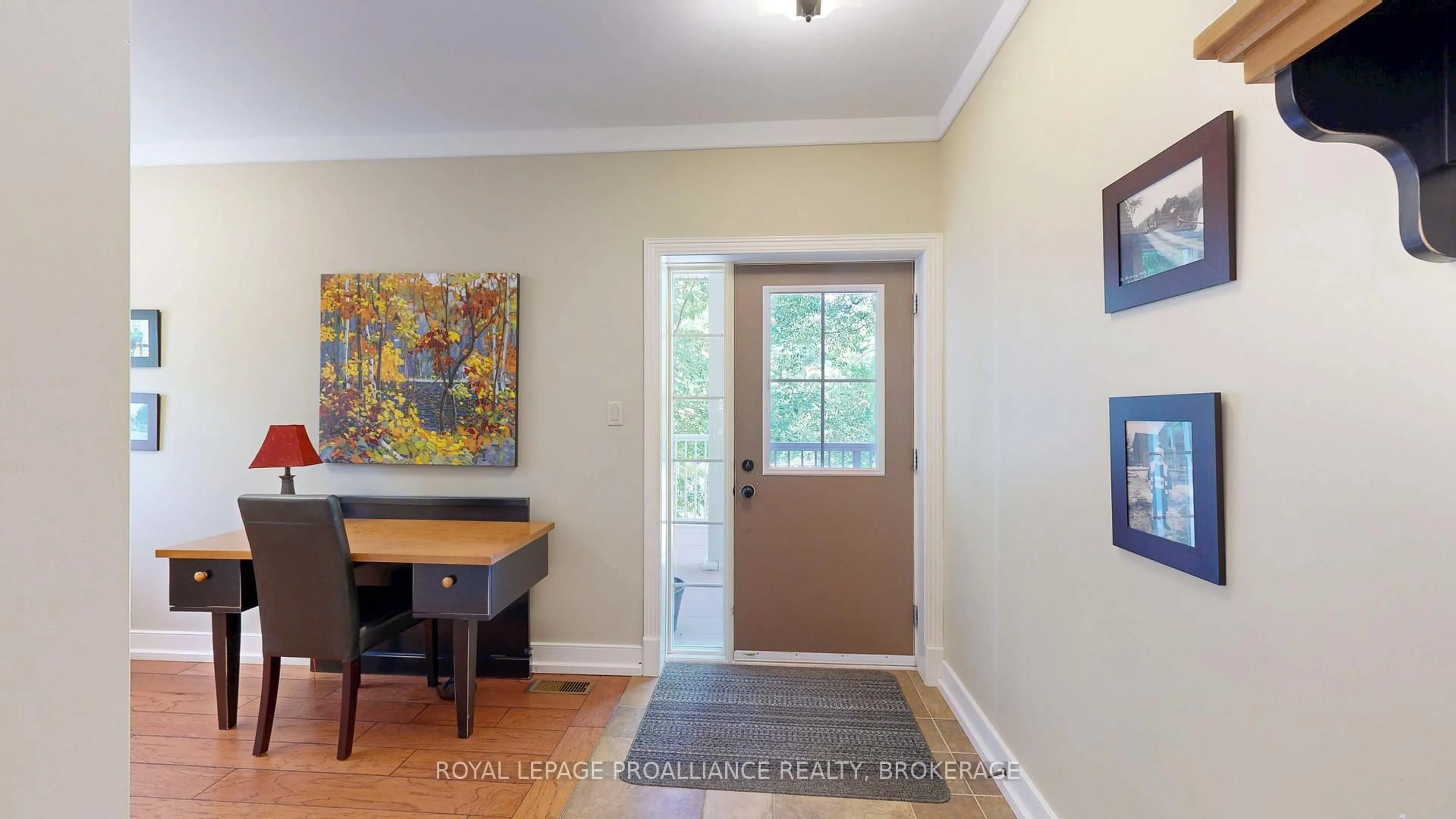 Indoor entryway for 532 10th Concession Rd #12-4, Rideau Lakes Ontario K0G 1X0