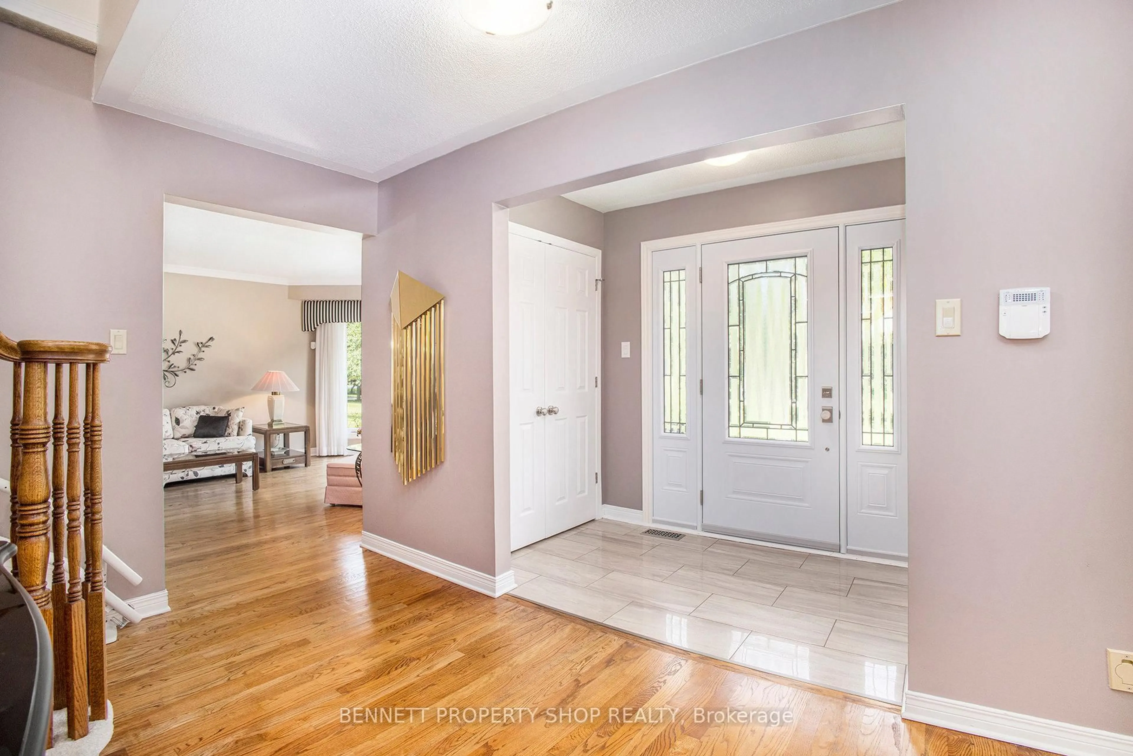 Indoor entryway for 1410 Sherruby Way, Kanata Ontario K2W 1B1