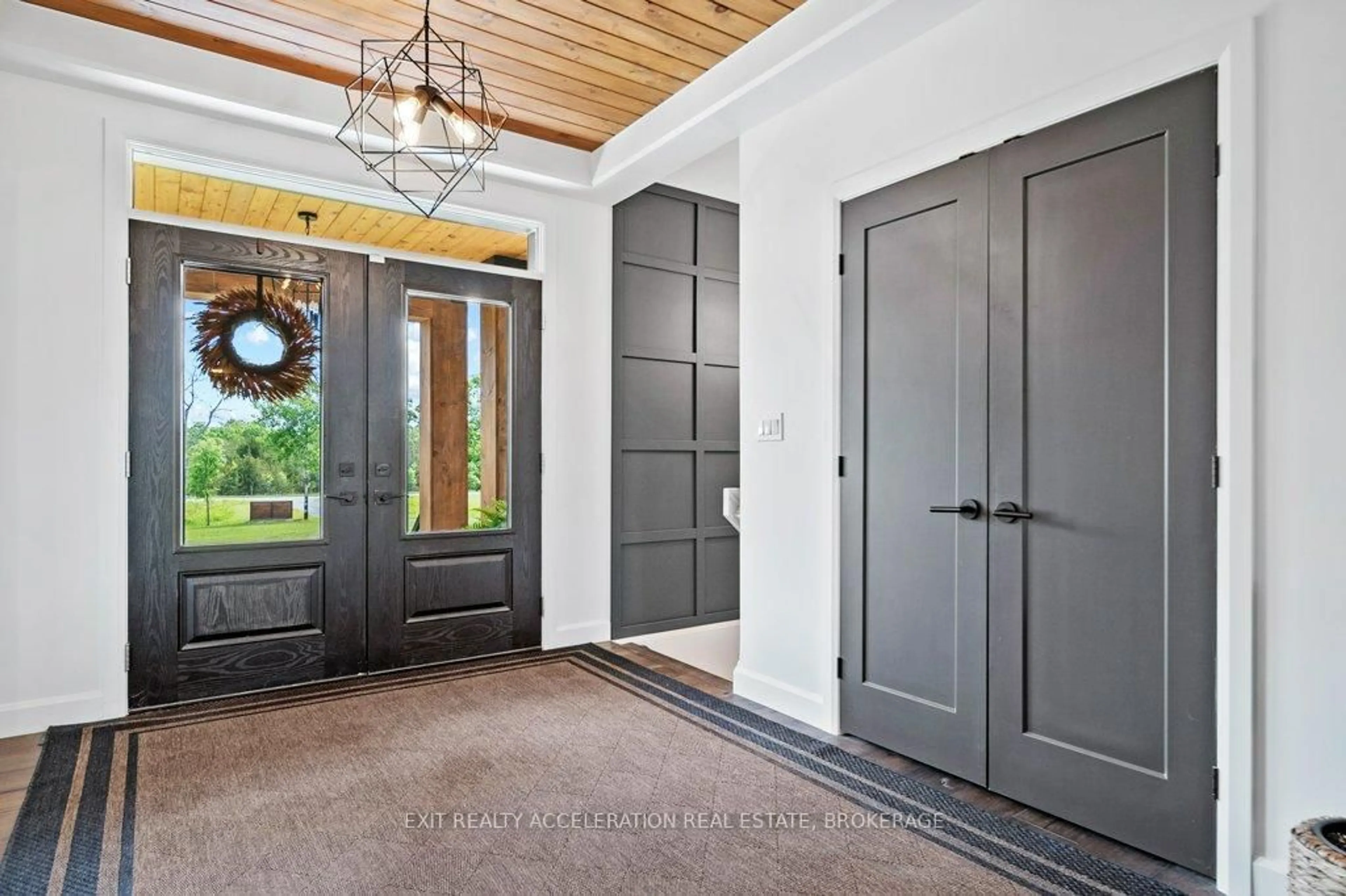 Indoor entryway for 962 Irish Rd, Bissett Creek Ontario K0H 2H0