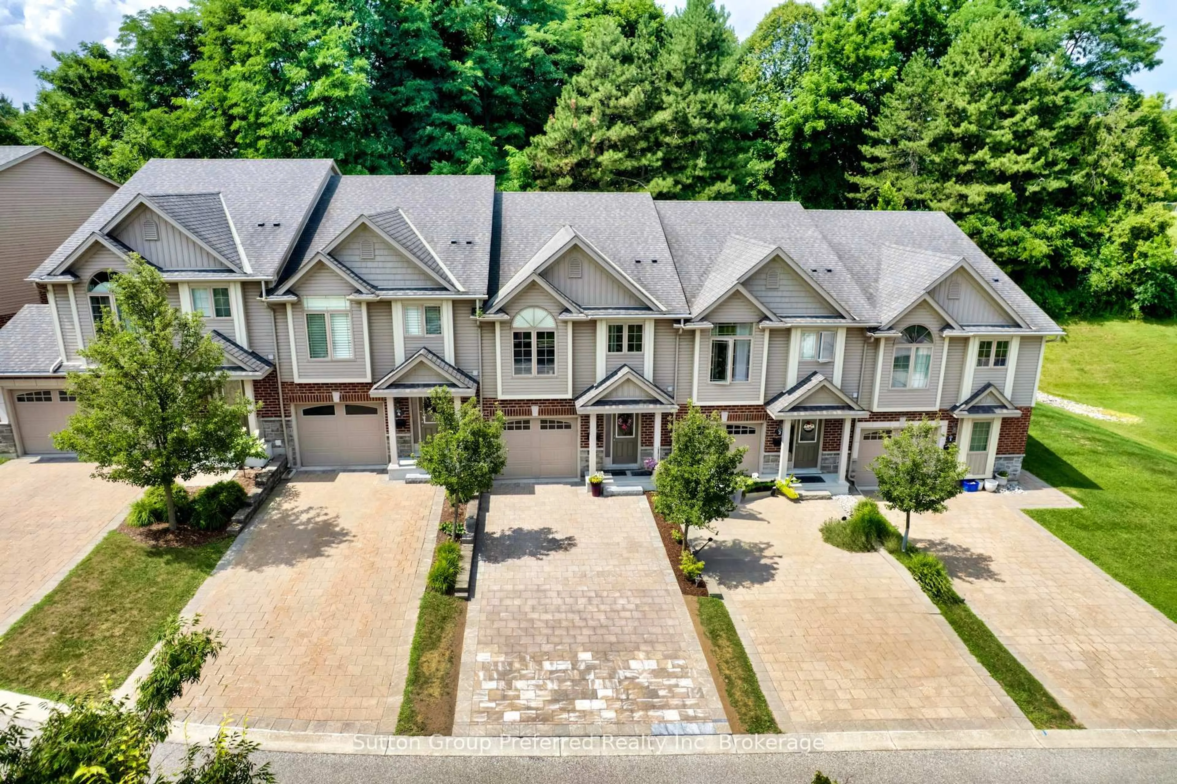 A pic from outside/outdoor area/front of a property/back of a property/a pic from drone, street for 176 Ferguson Dr #3, Woodstock Ontario N4V 0G6