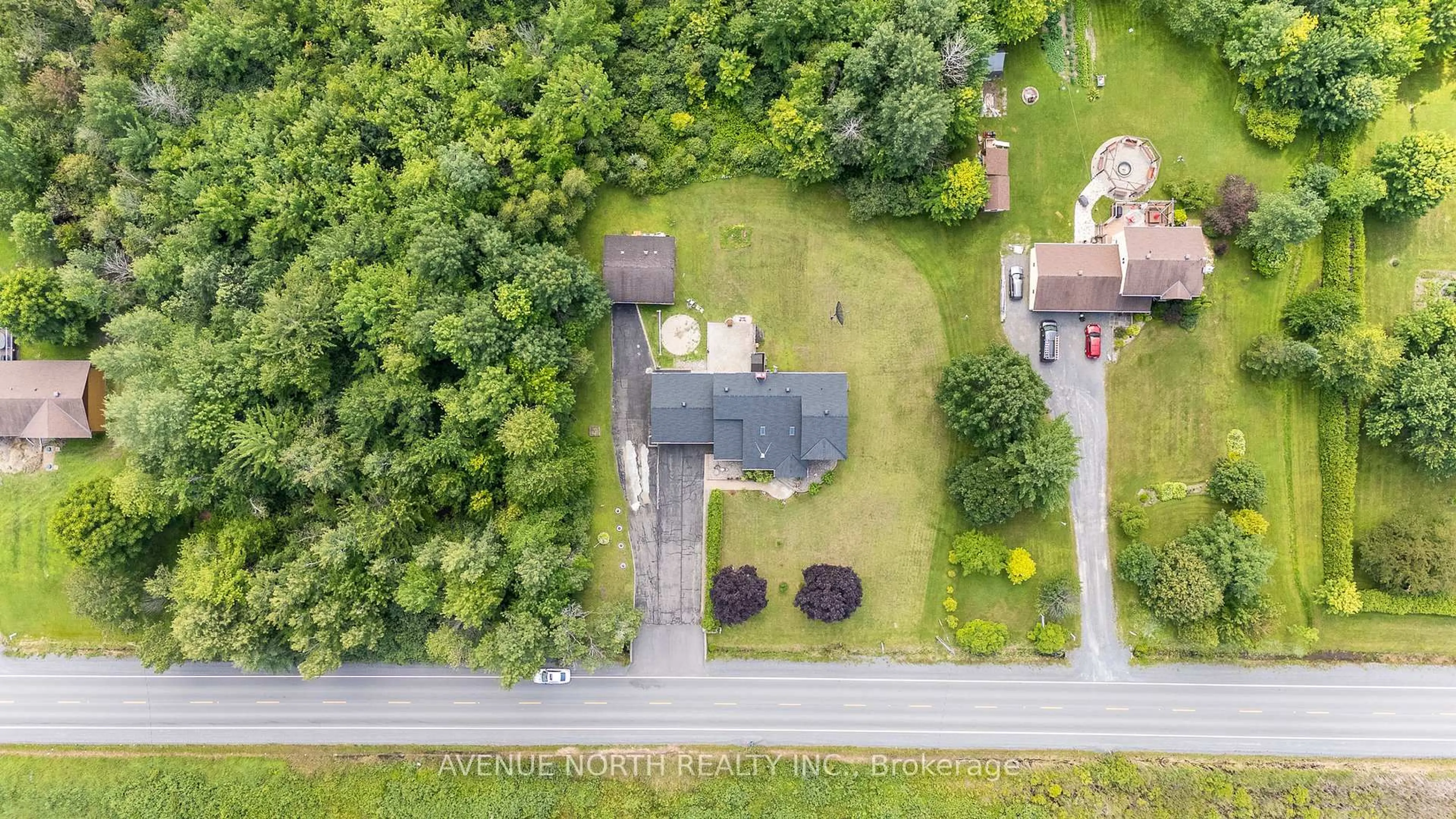 A pic from outside/outdoor area/front of a property/back of a property/a pic from drone, street for 2310 RUSSLAND Rd, Russell Ontario K0A 3H0