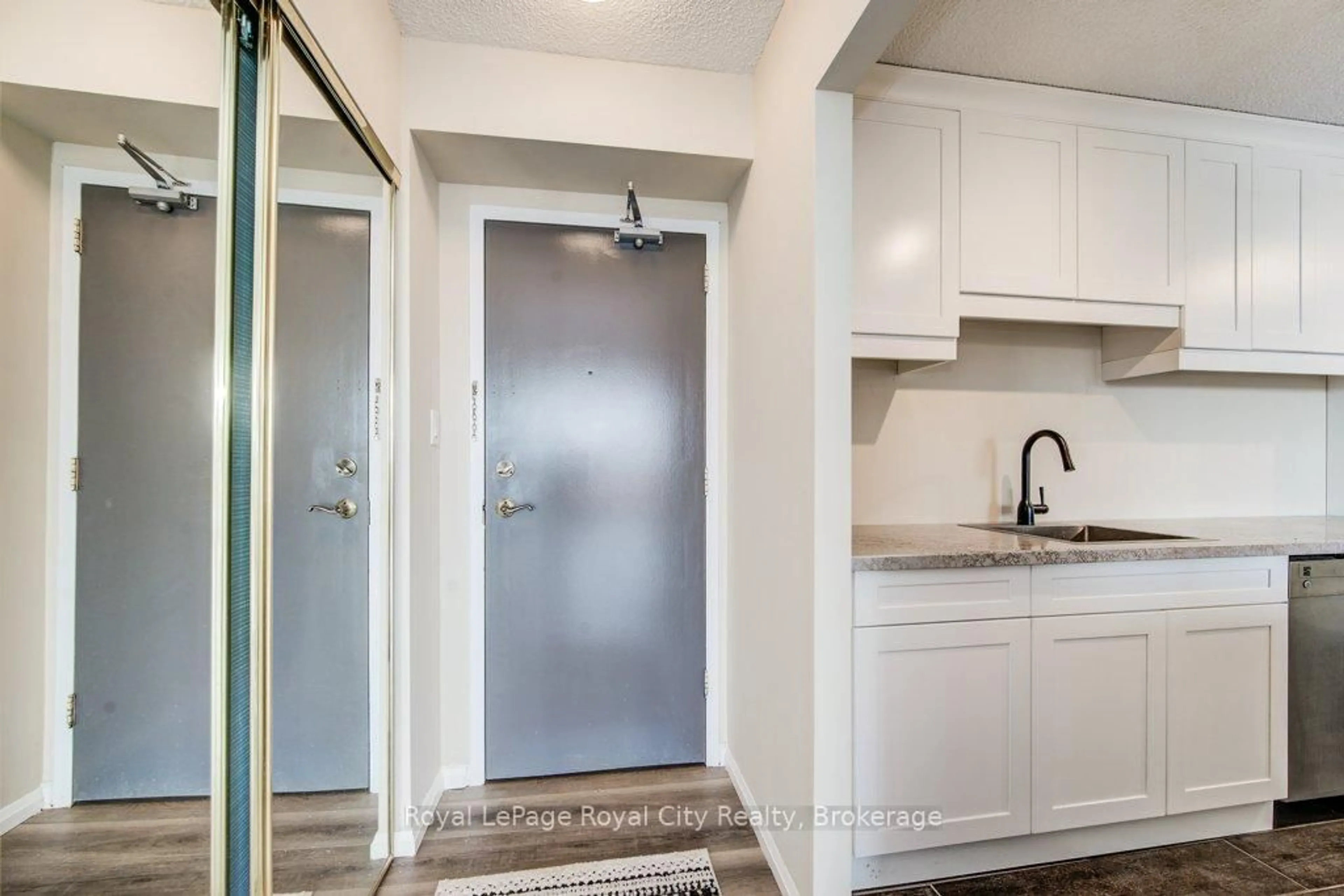 Indoor entryway for 19 Woodlawn Rd #602, Guelph Ontario N1H 7B1