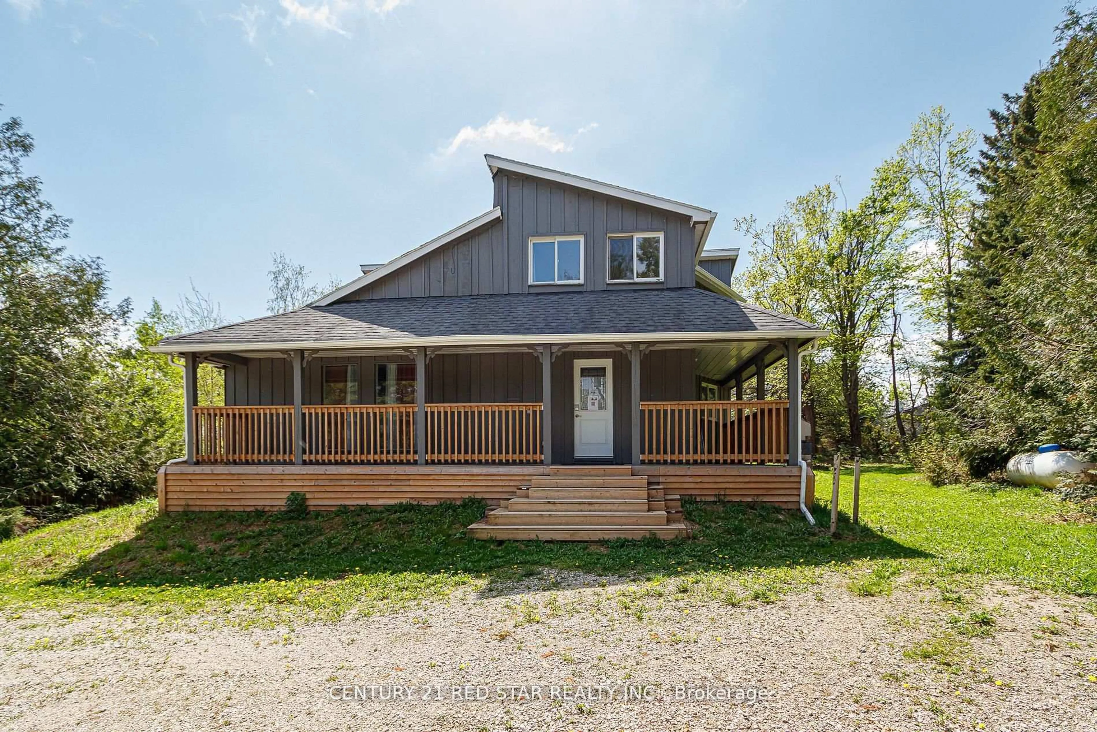 Home with vinyl exterior material, building for 112 NORDIC Rd, Blue Mountains Ontario N0H 2E0