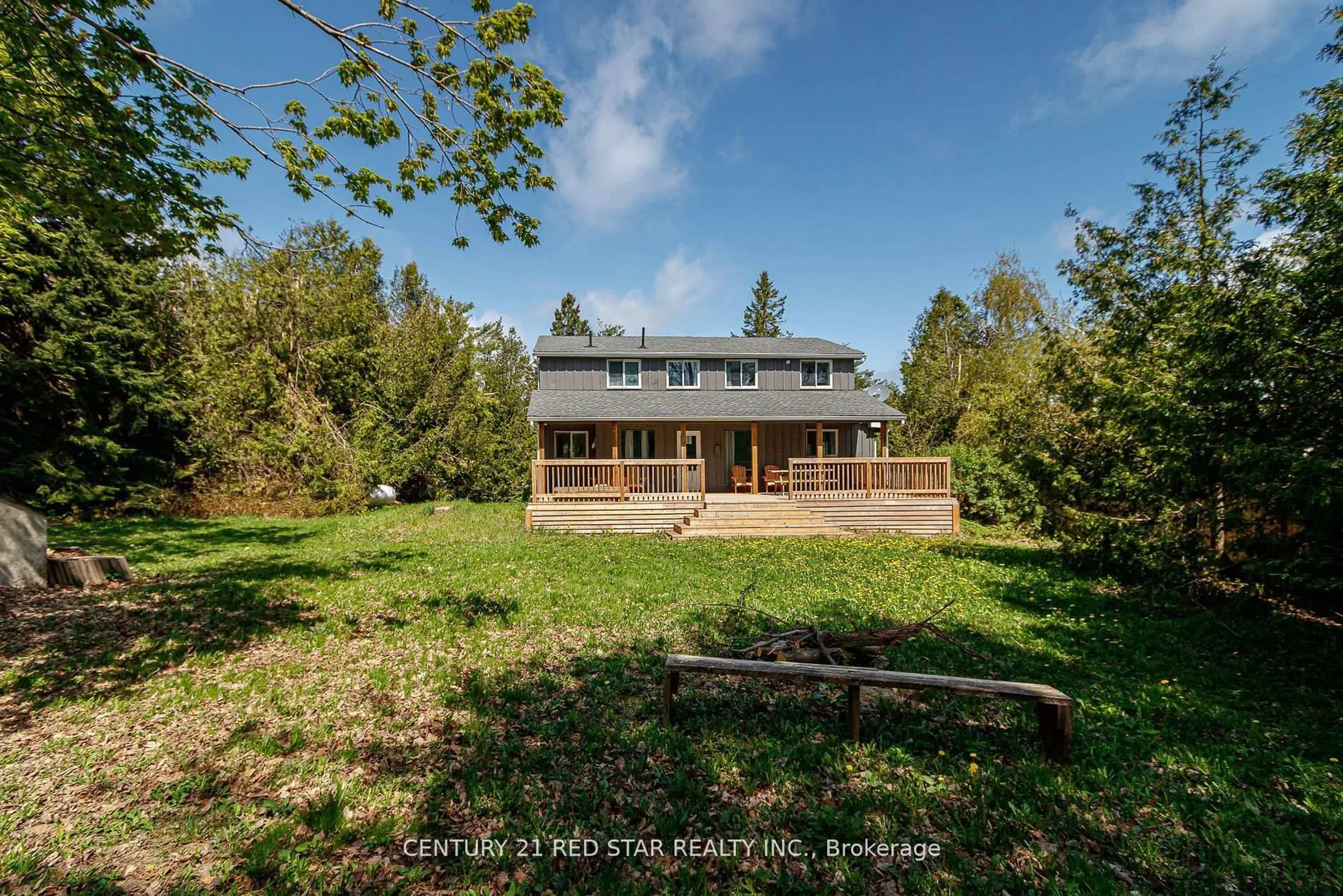 A pic from outside/outdoor area/front of a property/back of a property/a pic from drone, unknown for 112 NORDIC Rd, Blue Mountains Ontario N0H 2E0