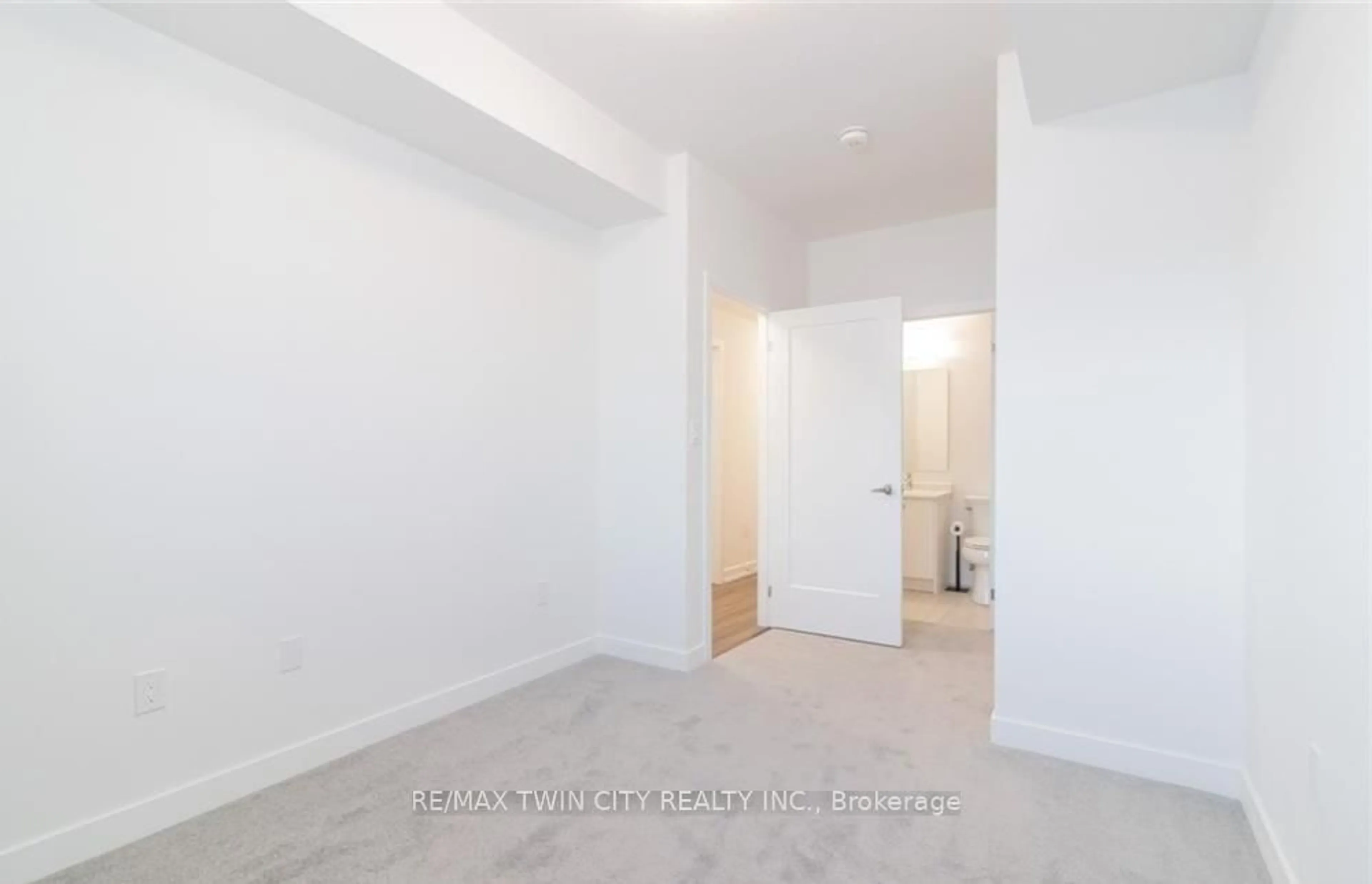 A pic of a room for 20 Palace St #F1, Kitchener Ontario N2E 0J3