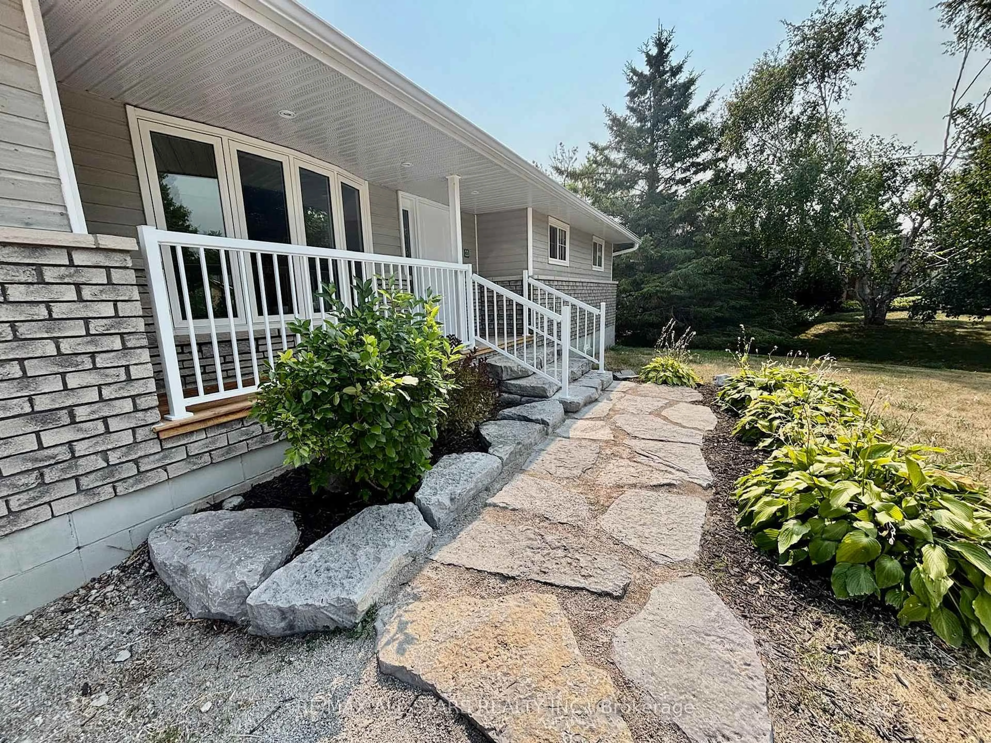 Patio, unknown for 23 Bruce St, Kawartha Lakes Ontario K0M 2M0