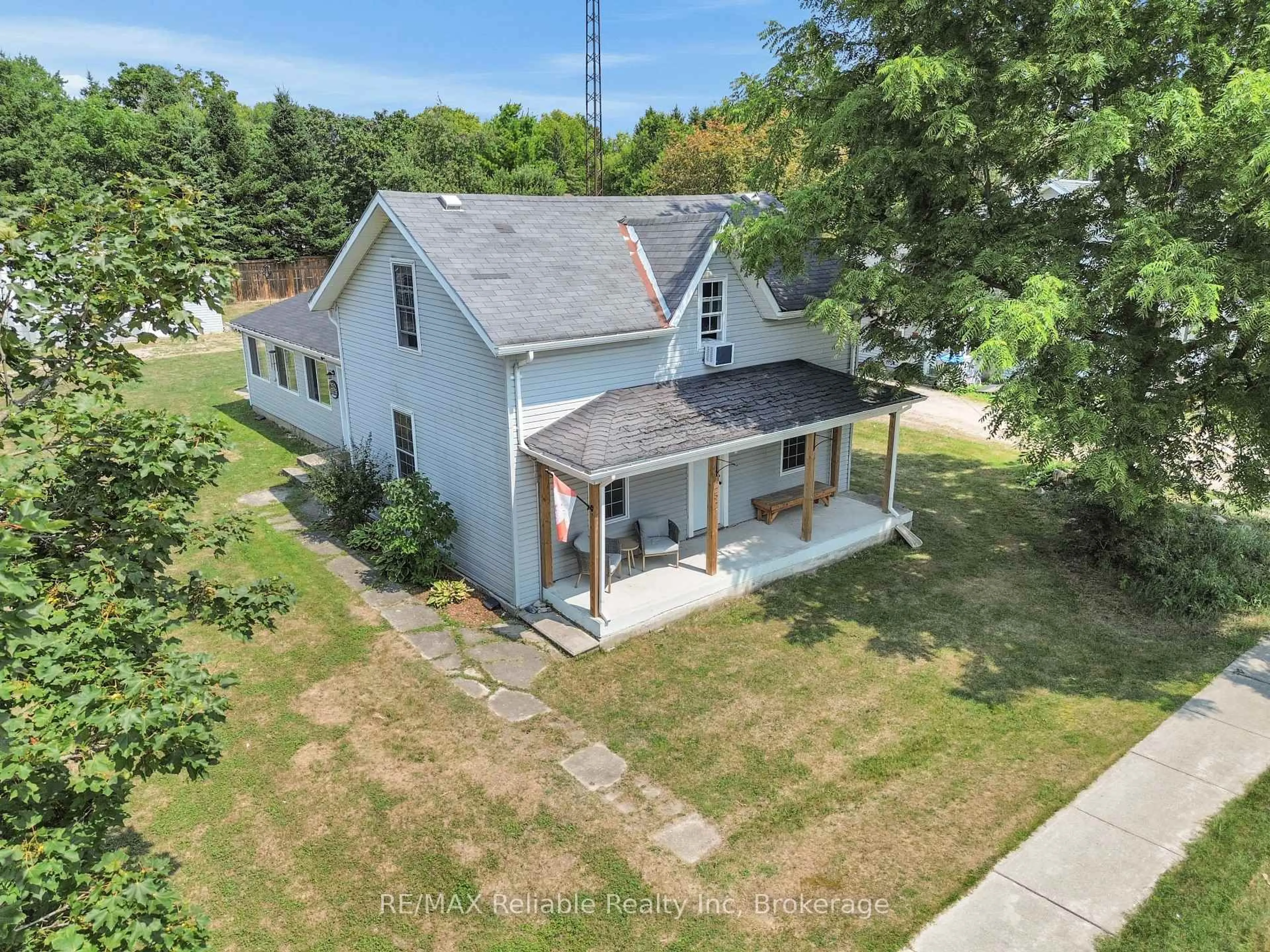 A pic from outside/outdoor area/front of a property/back of a property/a pic from drone, street for 252 Kings Rd, Central Huron Ontario N0M 2H0