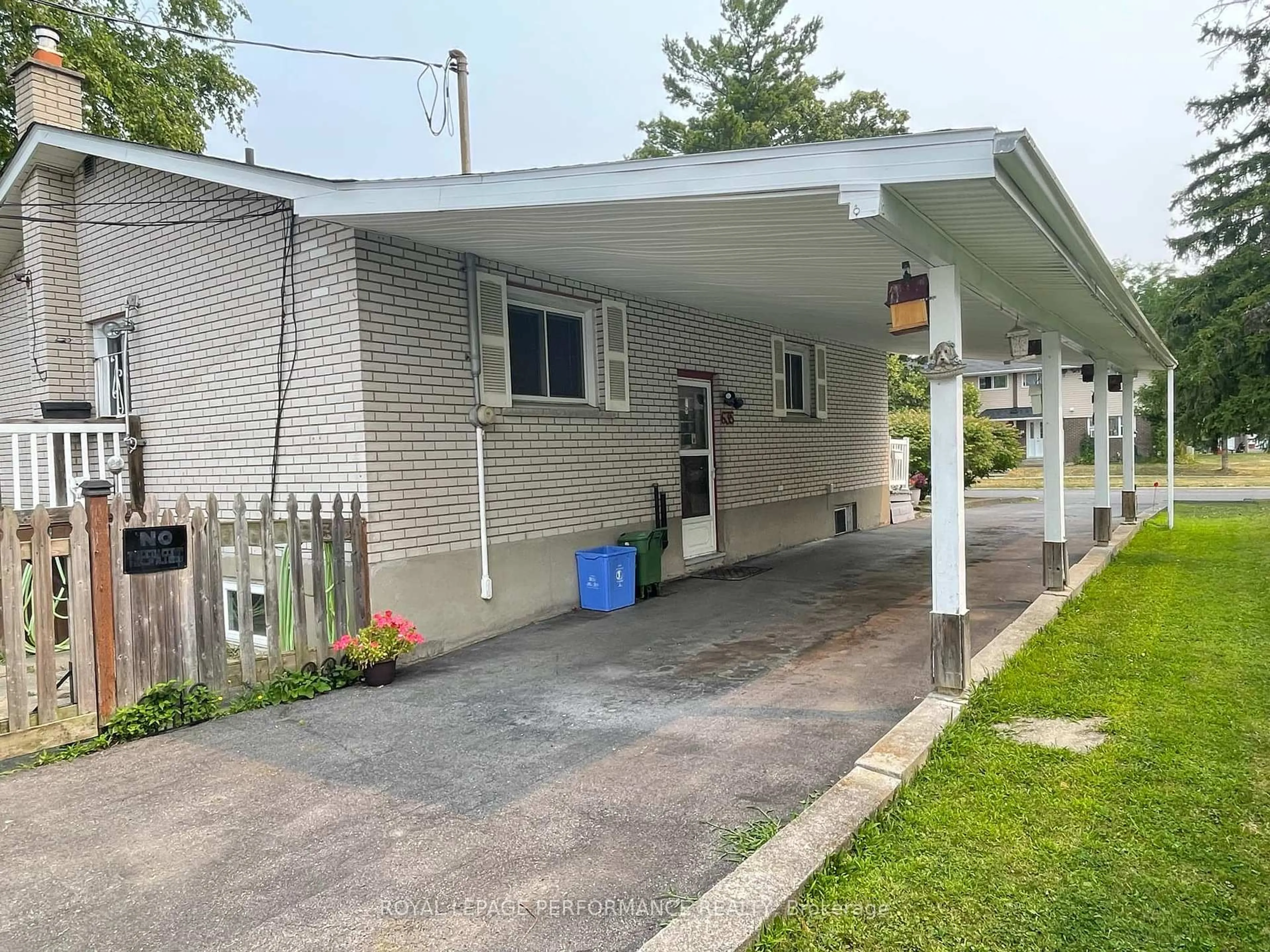 Unknown for 635 Hamilton Cres, Cornwall Ontario K6H 5N5